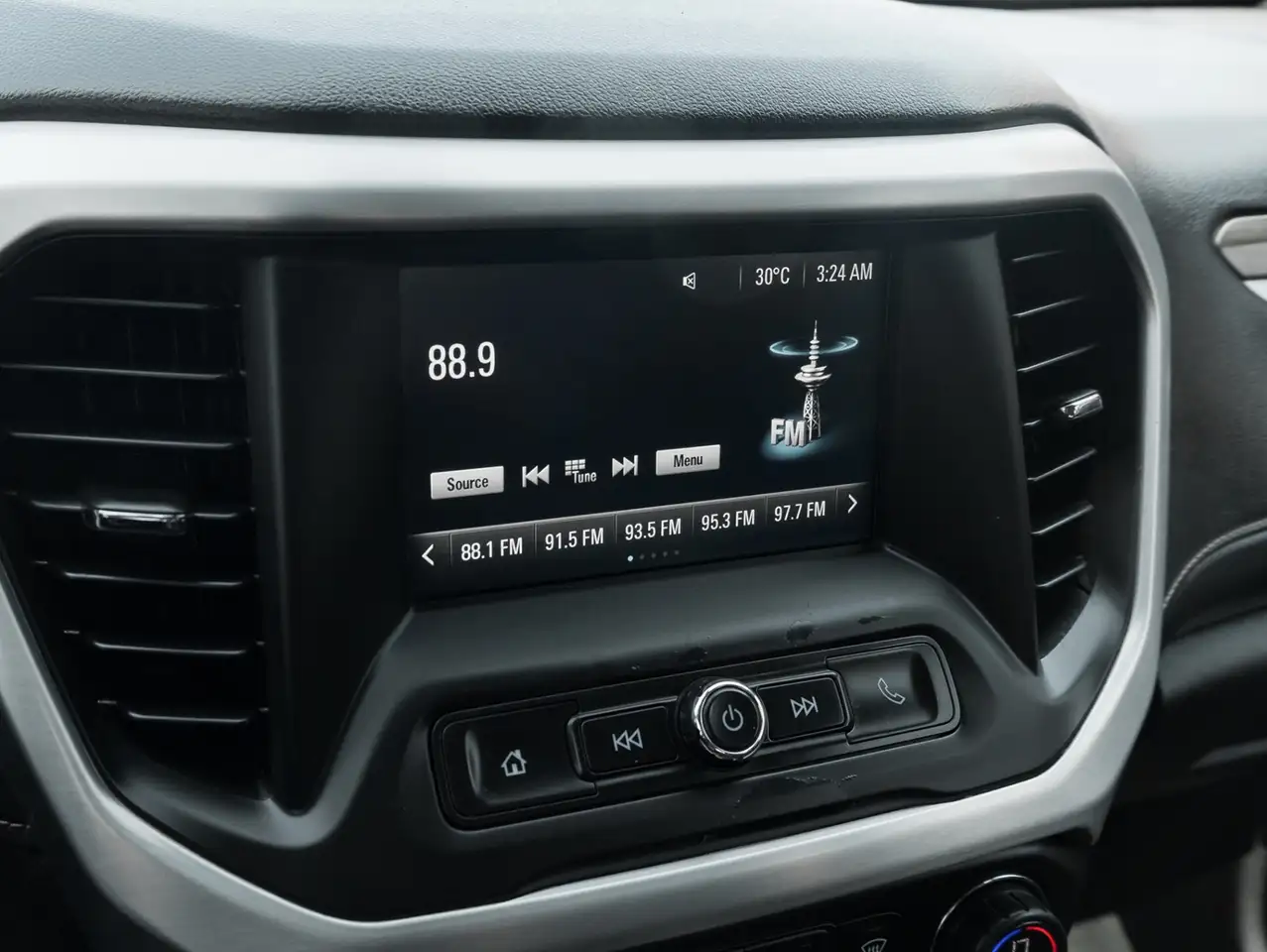 GMC Acadia снимка GMC Acadia