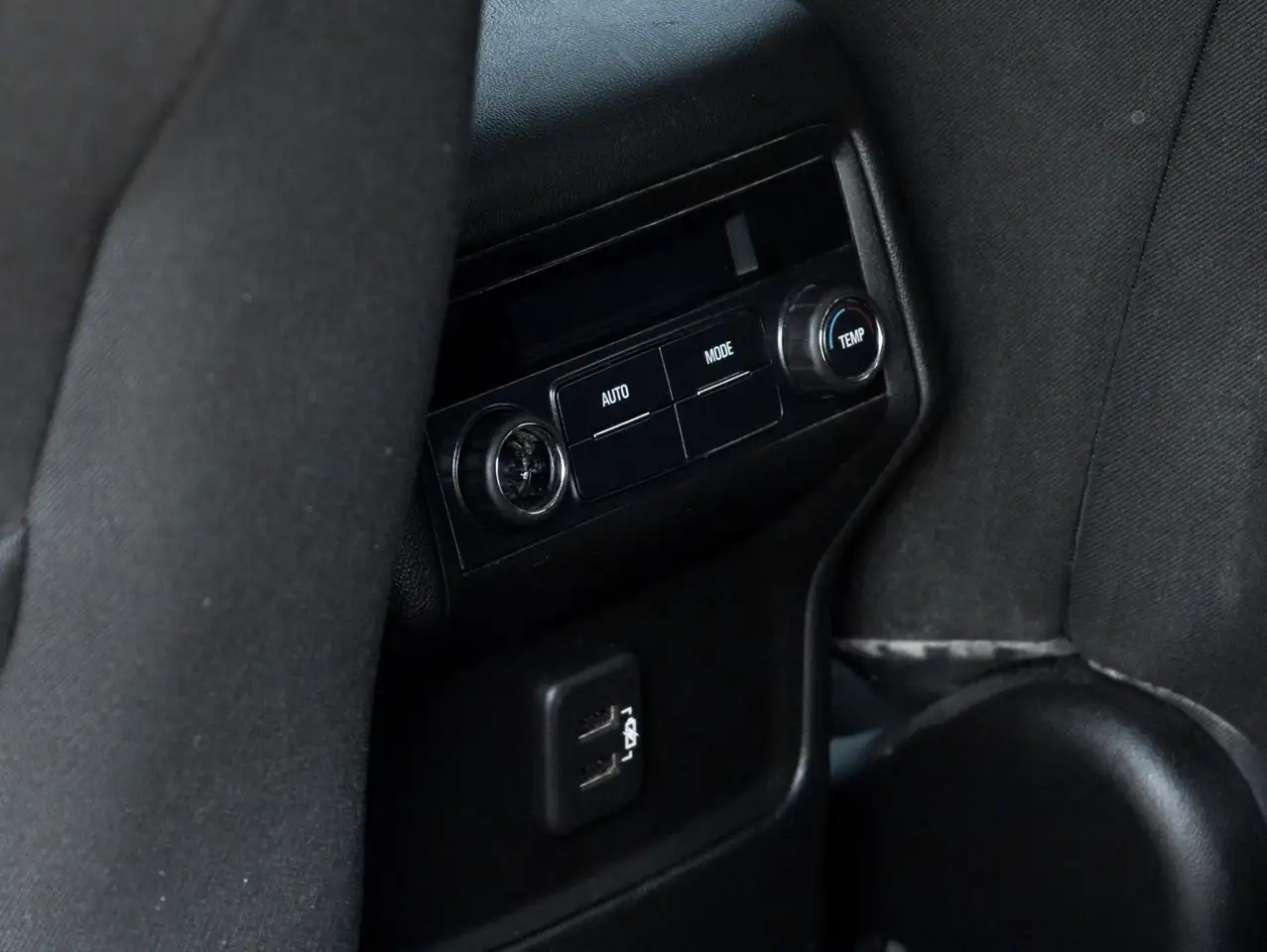 GMC Acadia снимка GMC Acadia