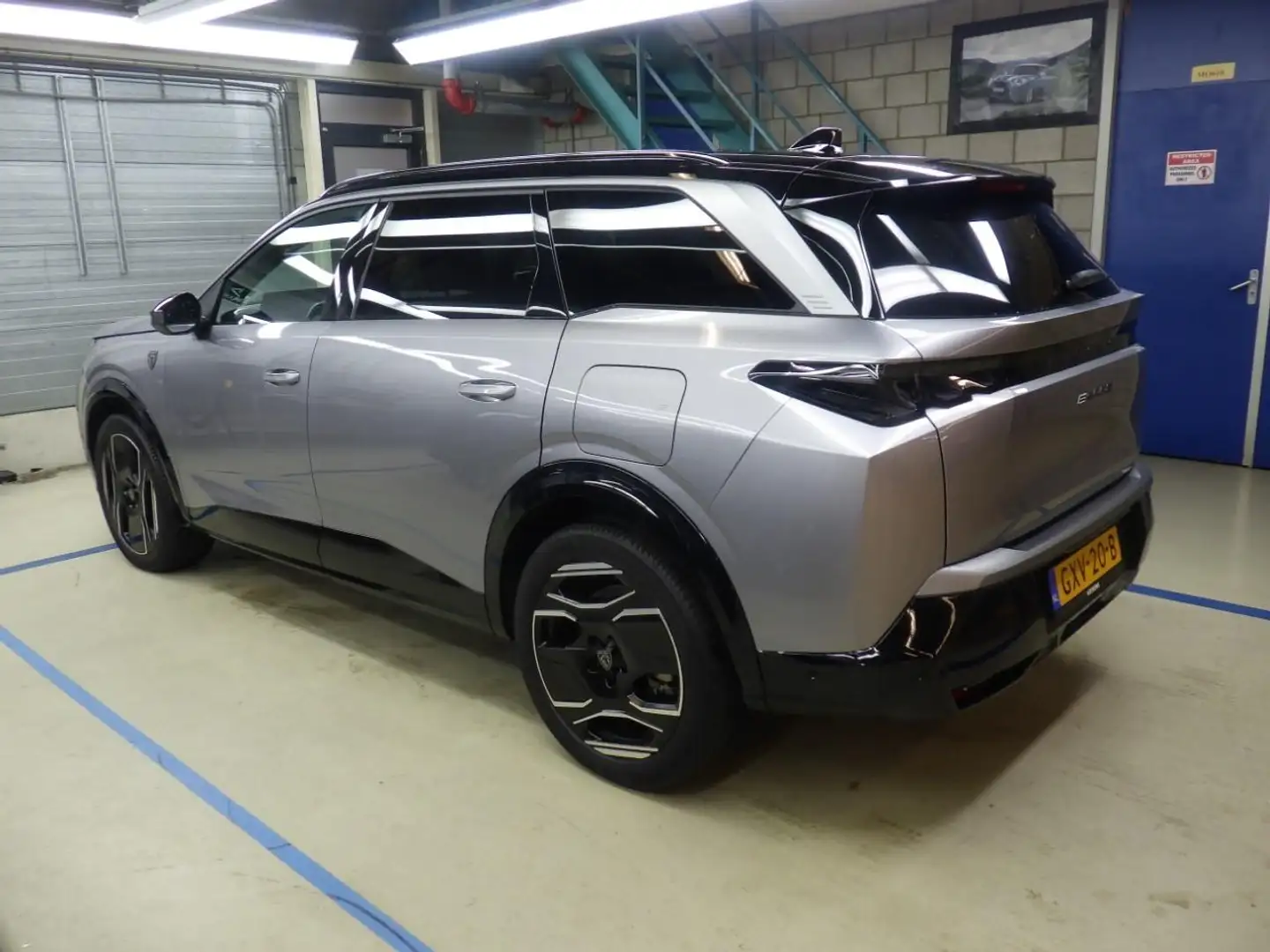 Peugeot 5008 e-5008 GT Avantage 73 kWh NAPPA LEDER + OPEN DAK ! Gris - 2