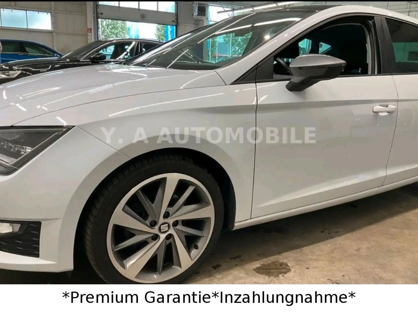 SEAT Leon FR 2.0 Tdi*1.Hand*DSG*Pano*Leder* Weiß - 2