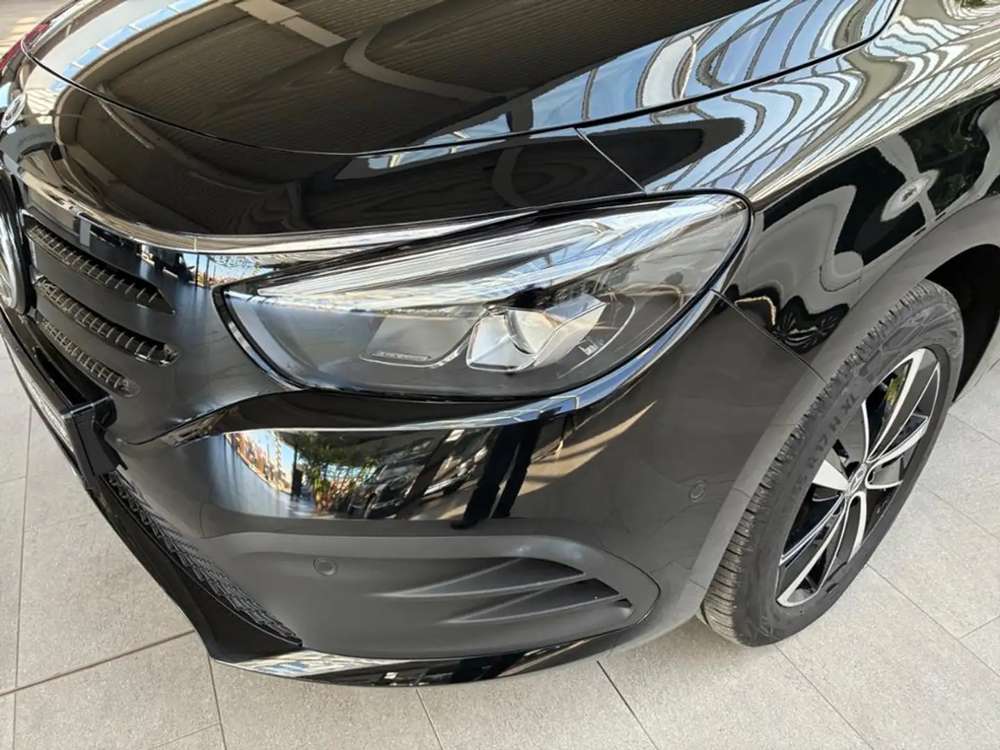 Mercedes-Benz EQT 200 Progressive MBUX+Progressive+Ambiente Schwarz - 2