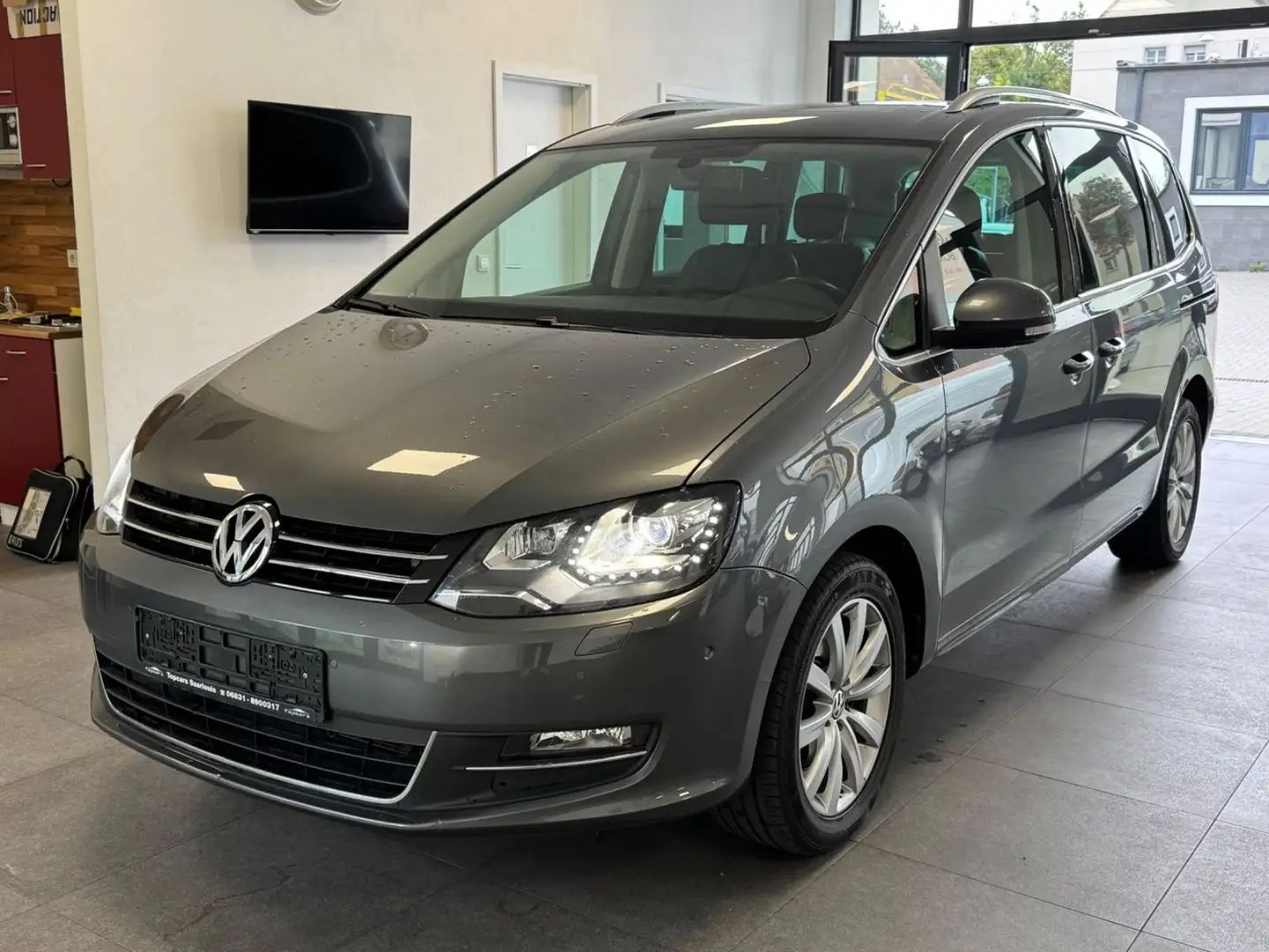 Volkswagen Sharan Highline 2.0 TDI DSG-7.Sitz-Pano-Kamera- Gris - 1