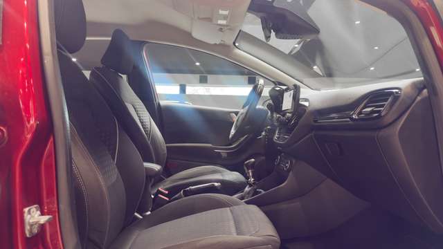 Ford Fiesta — photo 13