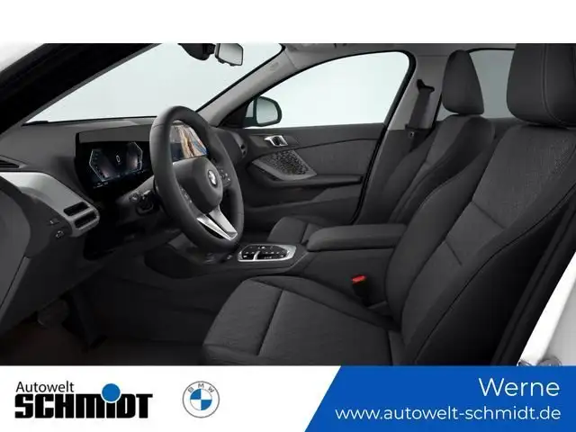 BMW 1 Series view 3