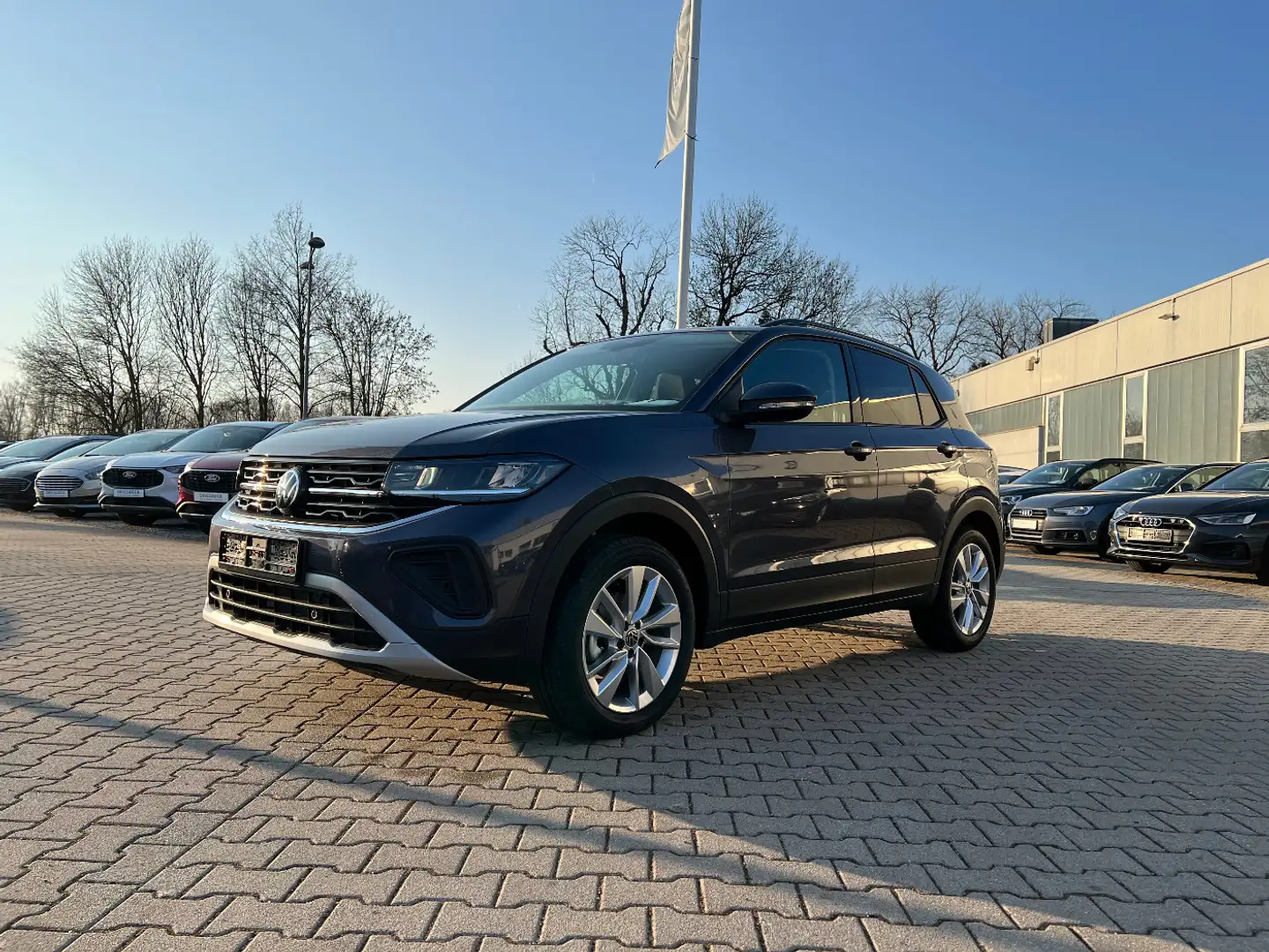 Volkswagen T-Cross 1.0 TSI DSG Life *LED IQ-Drive Kamera* Grau - 1