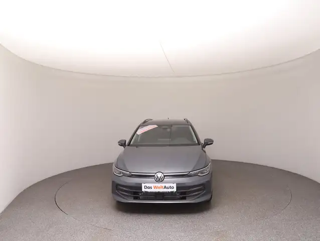 Volkswagen Golf view 3