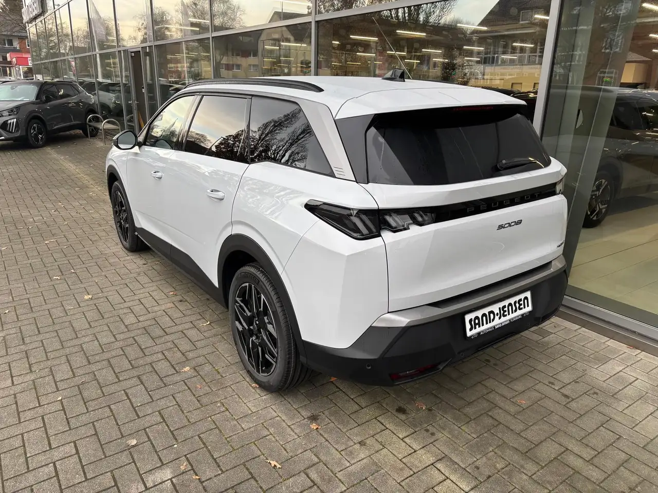 Peugeot 5008 Allure MHEV 145 e-DSC6 Temp 19" Kamera LED 4