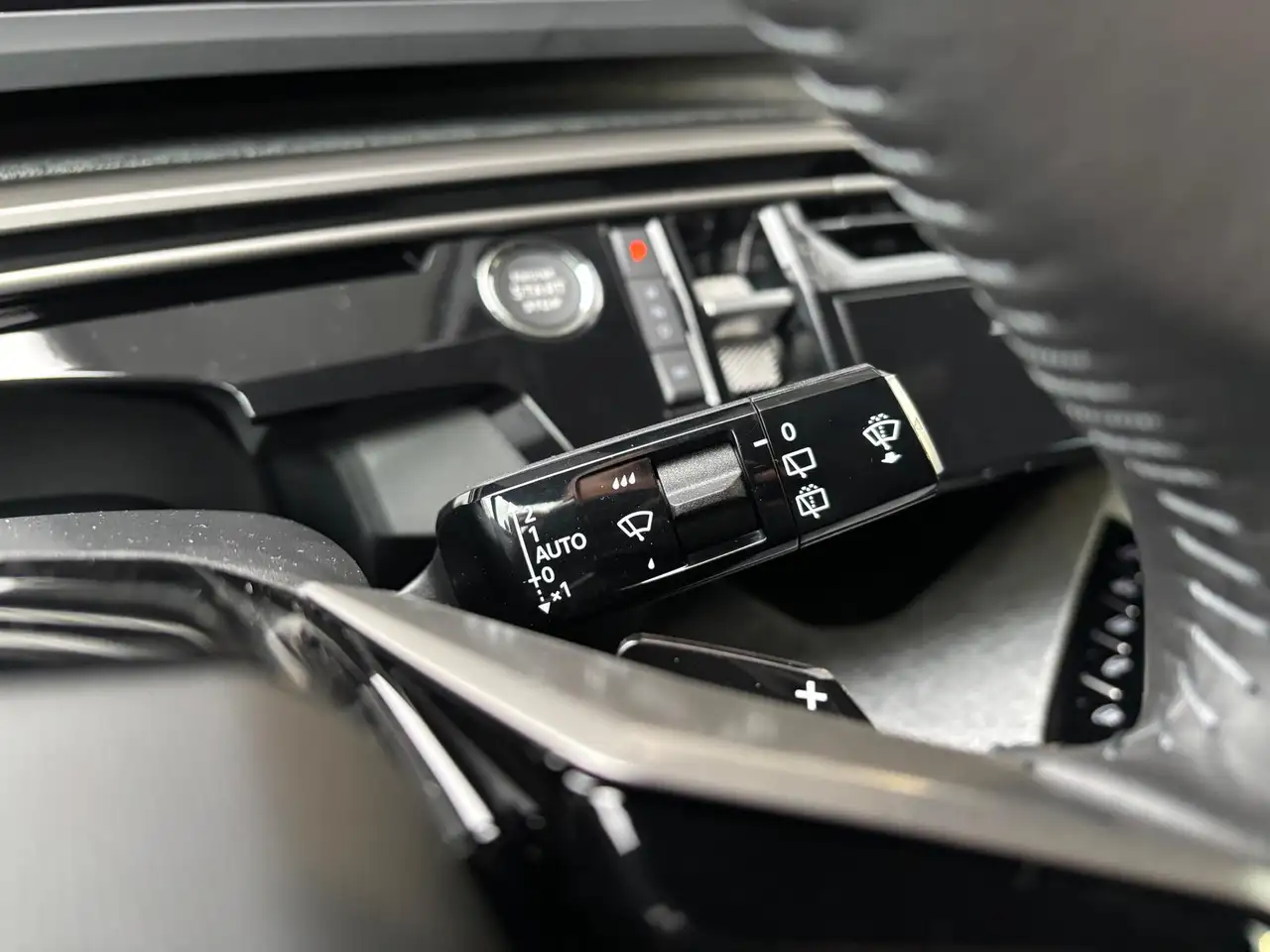 Peugeot 5008 Allure MHEV 145 e-DSC6 Temp 19" Kamera LED 24