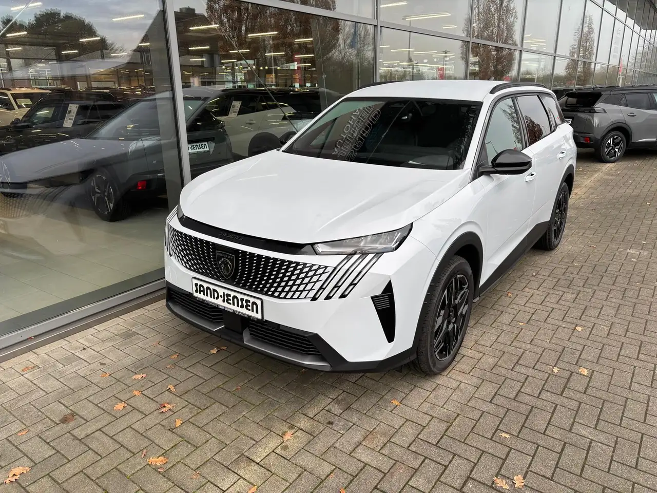 Peugeot 5008 Allure MHEV 145 e-DSC6 Temp 19" Kamera LED 2