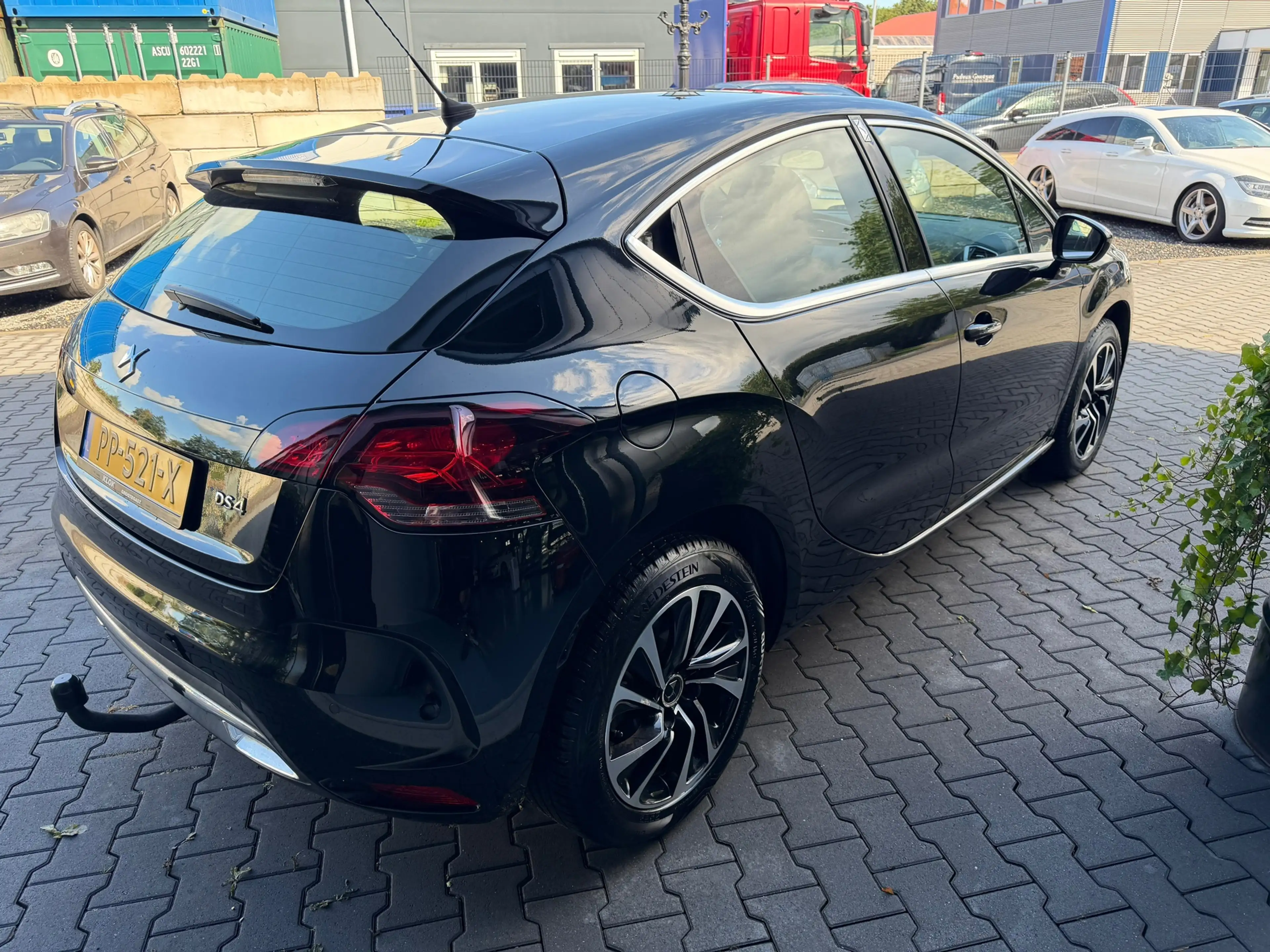 DS Automobiles DS 4 Crossback 1.2 PureTech Business — photo 4