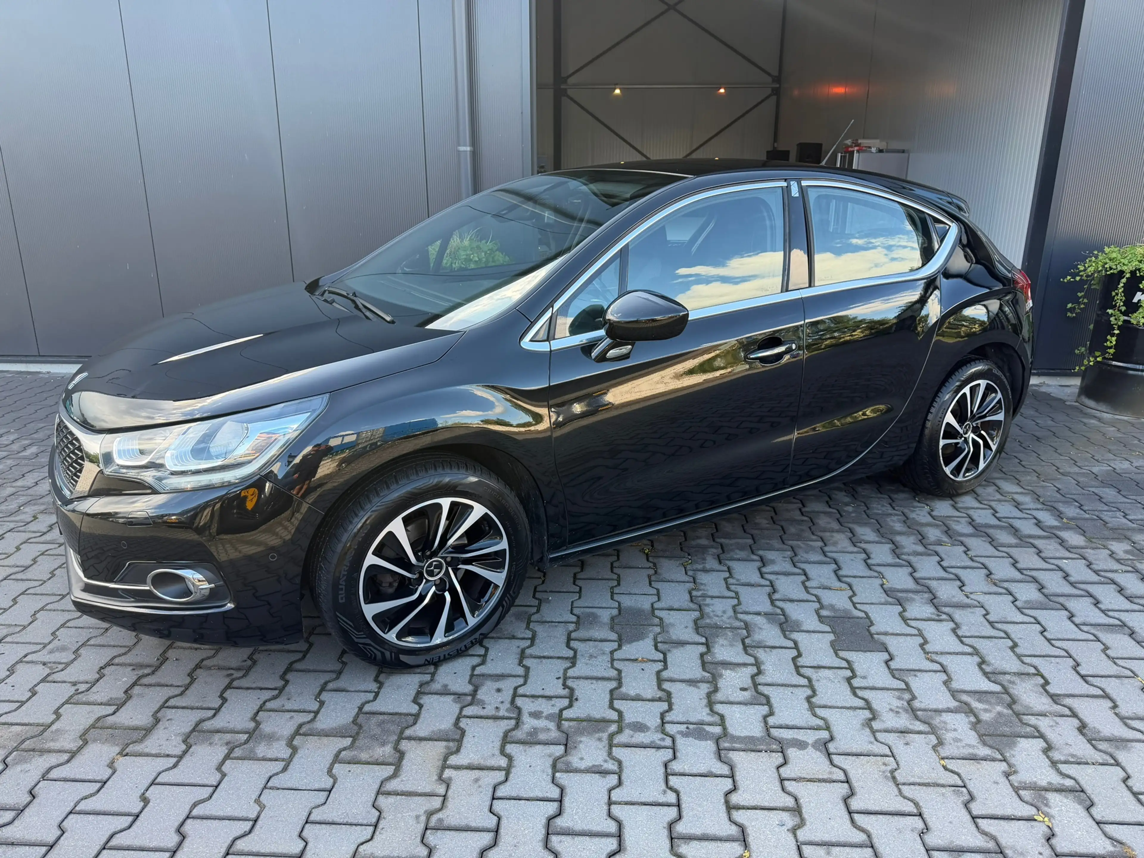 DS Automobiles DS 4 Crossback 1.2 PureTech Business — photo 2