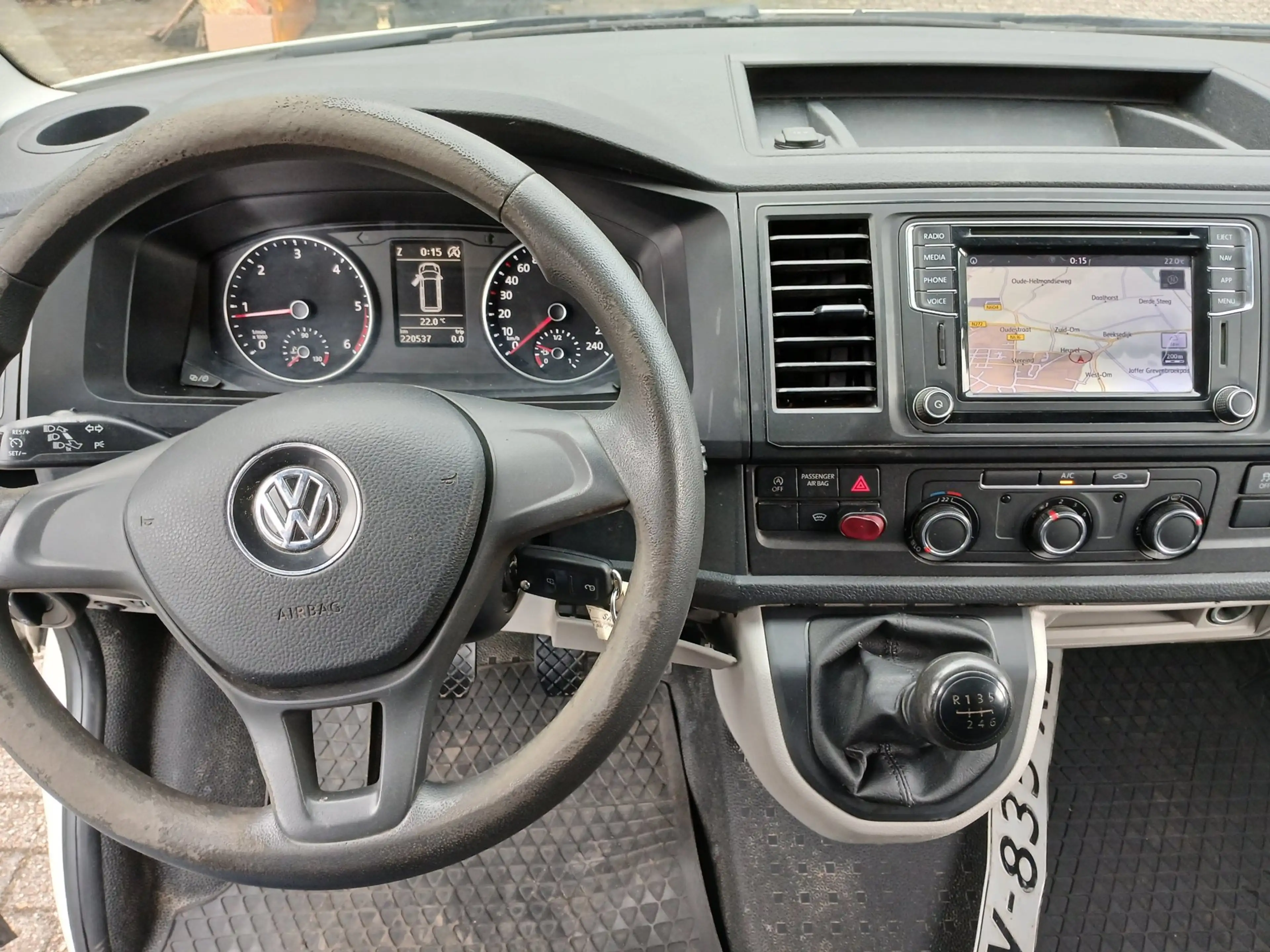 Volkswagen Transporter 2.0 TDI L2H1 Highline — photo 10