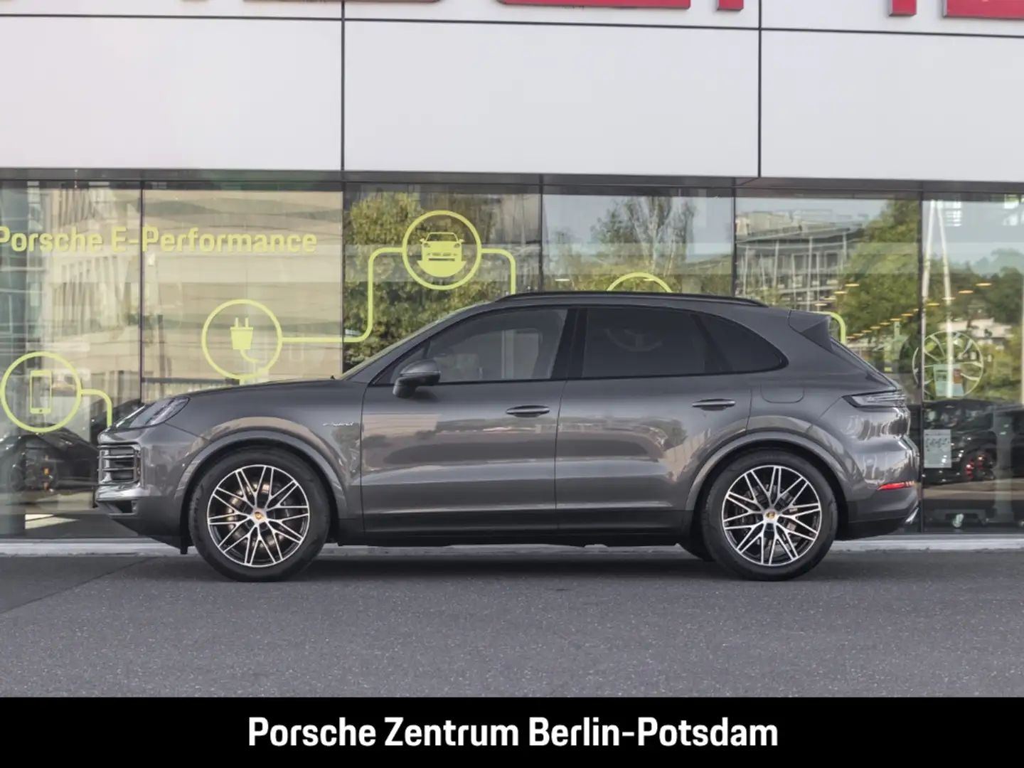 Porsche Cayenne E-Hybrid BOSE Luftfederung Panoramadach Grau - 2