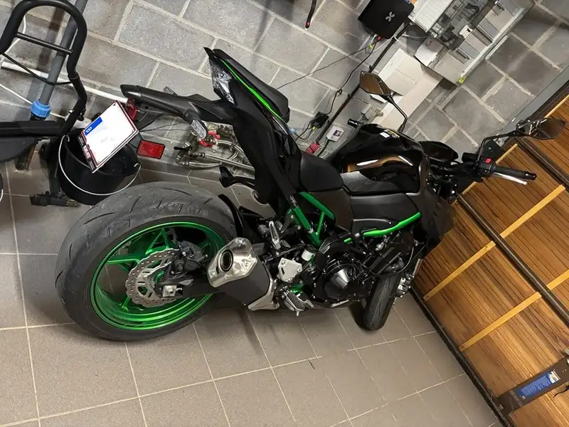 Kawasaki Z 900 - foto 2