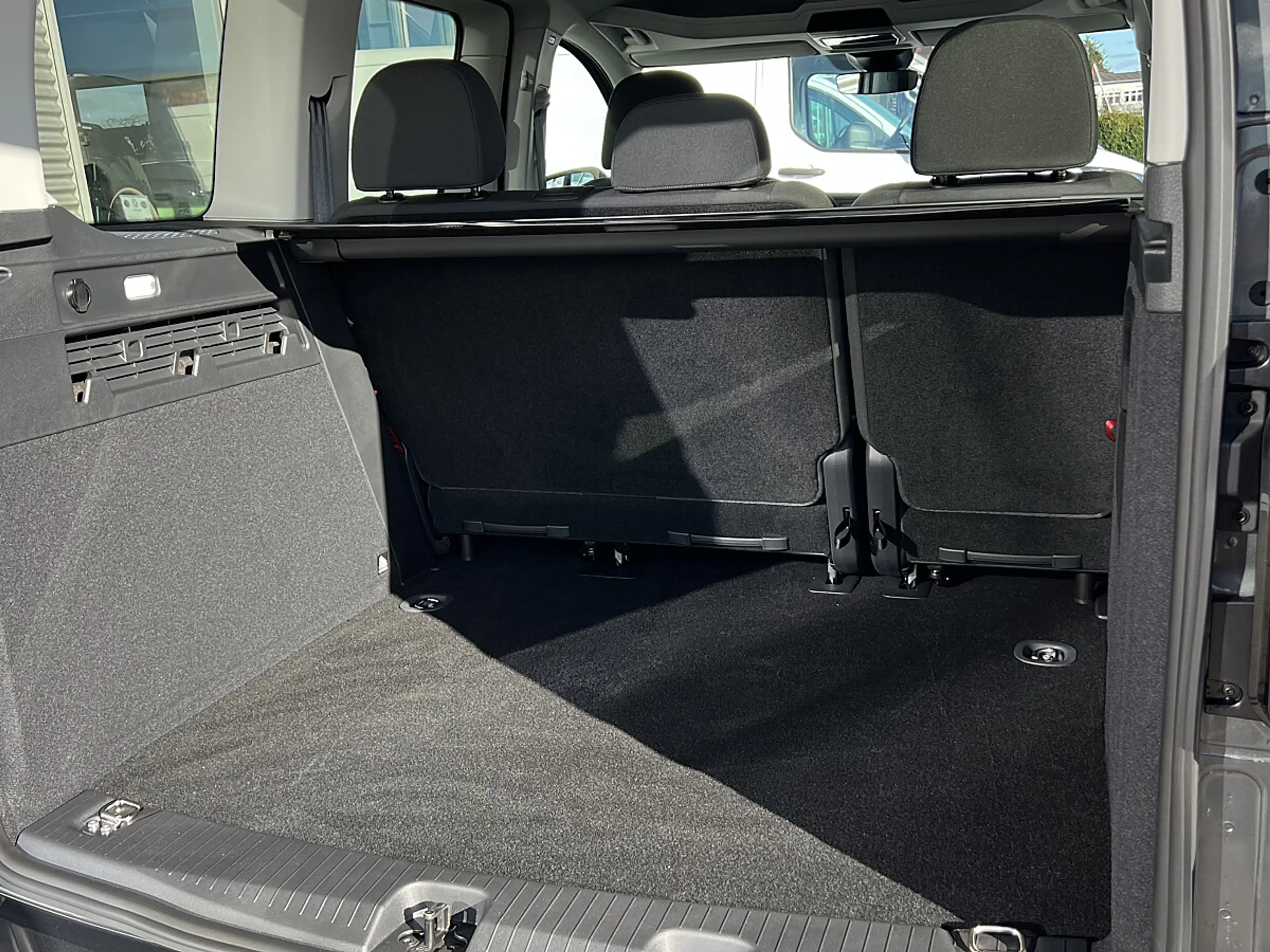 Ford Tourneo Connect 2,0 EcoBlue L1 Titanium Aut. — photo 14