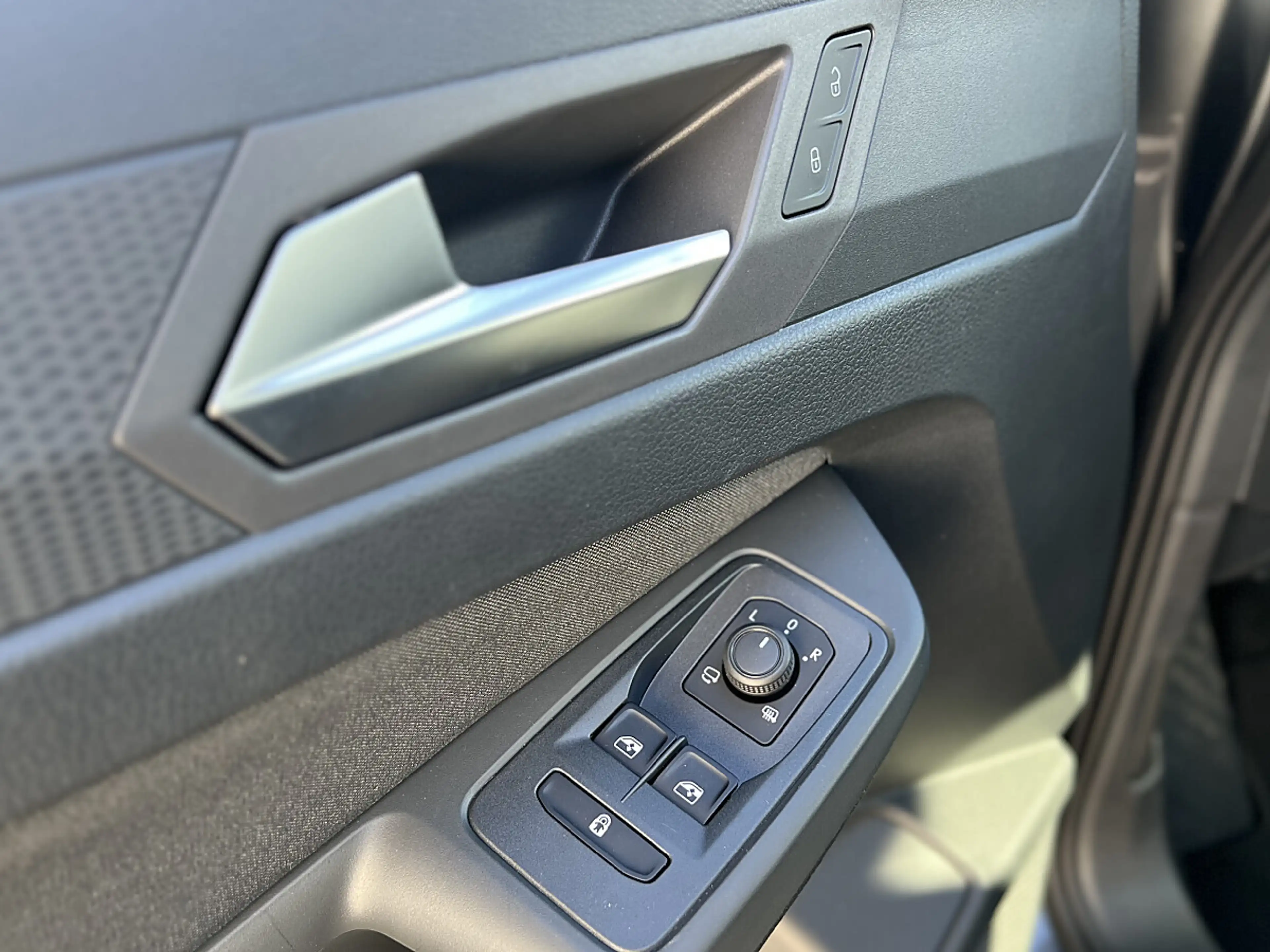 Ford Tourneo Connect 2,0 EcoBlue L1 Titanium Aut. — photo 6