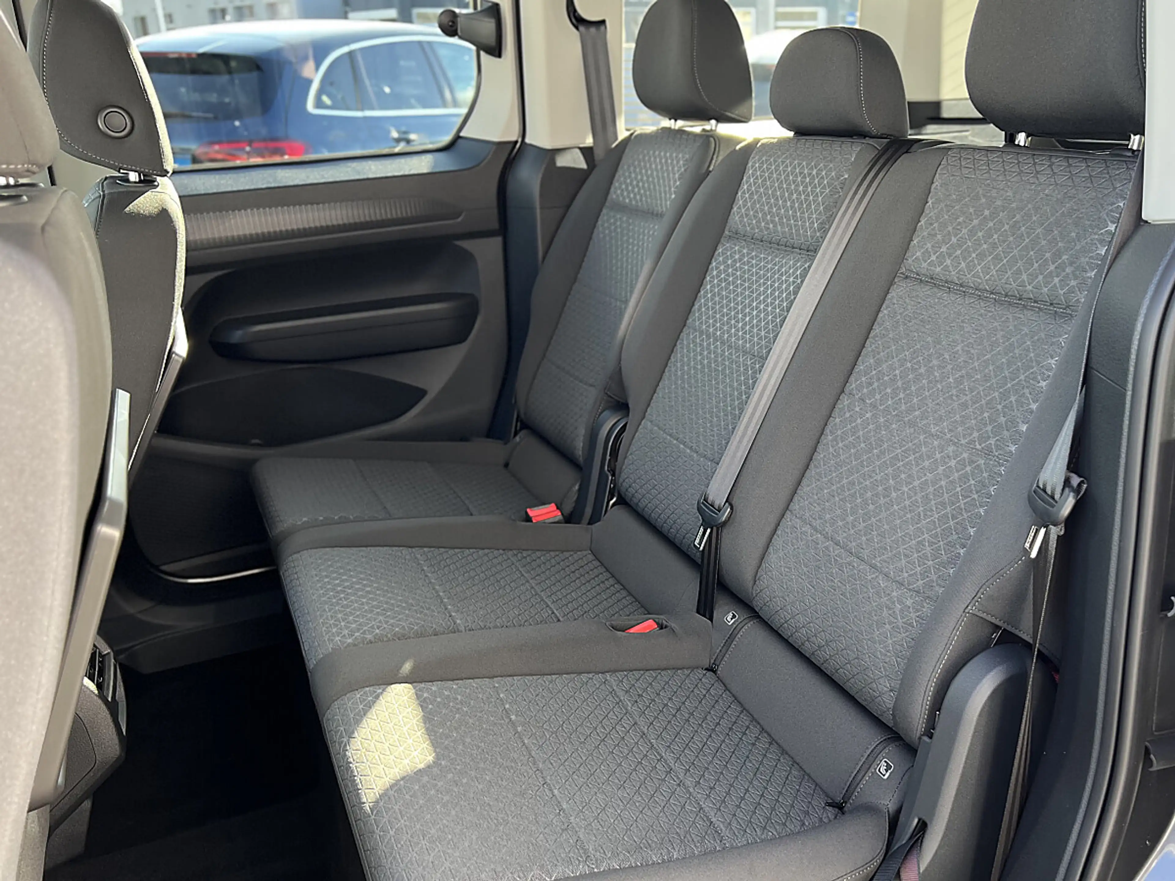 Ford Tourneo Connect 2,0 EcoBlue L1 Titanium Aut. — photo 12