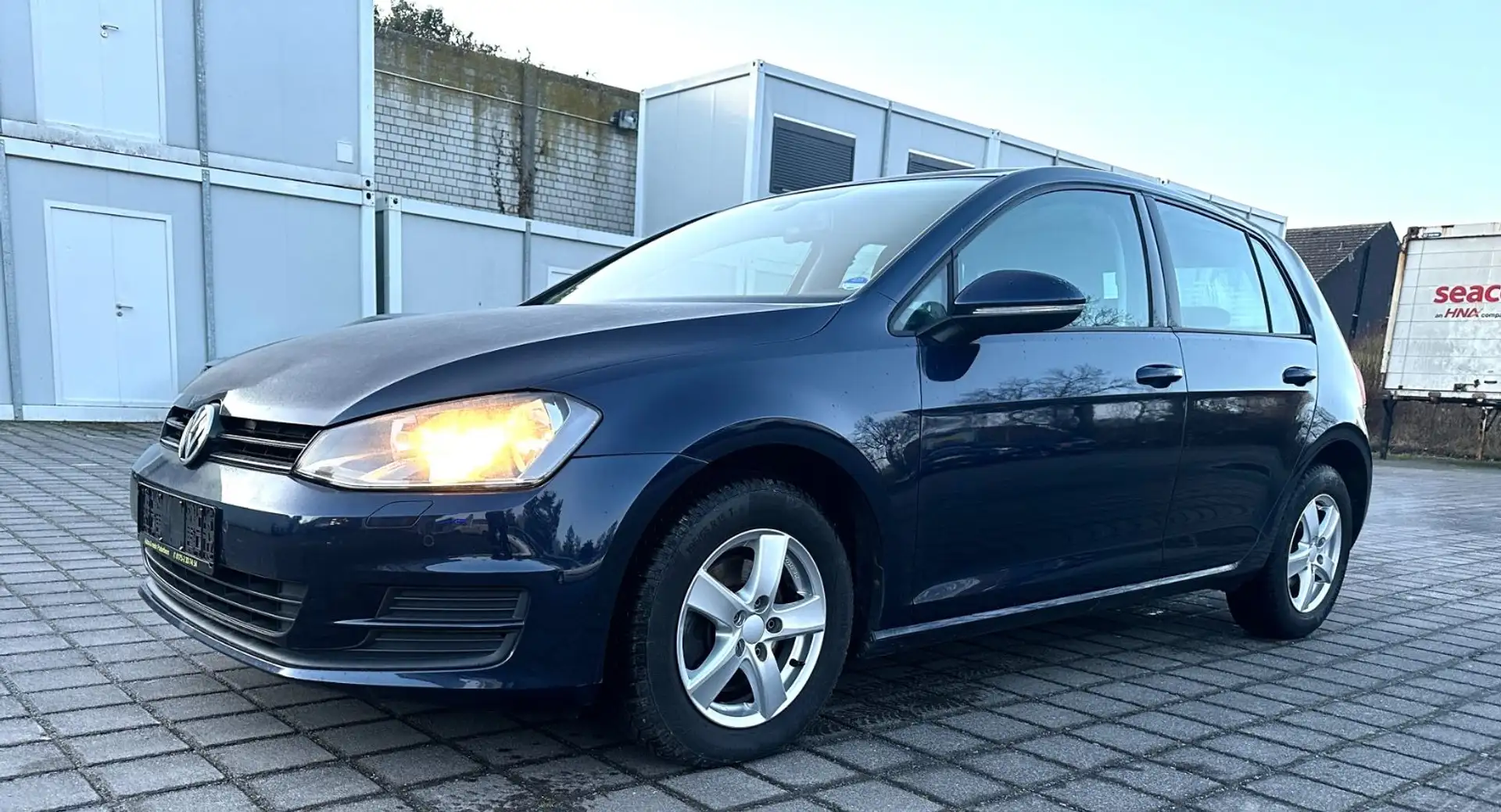 Volkswagen Golf VII Lim.  NAVI KLIMA Sitzh. GARANTIE Blauw - 1