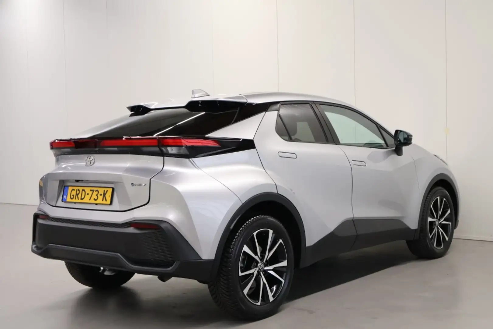 Toyota C-HR 1.8 Hybrid 140 Dynamic Silber - 2