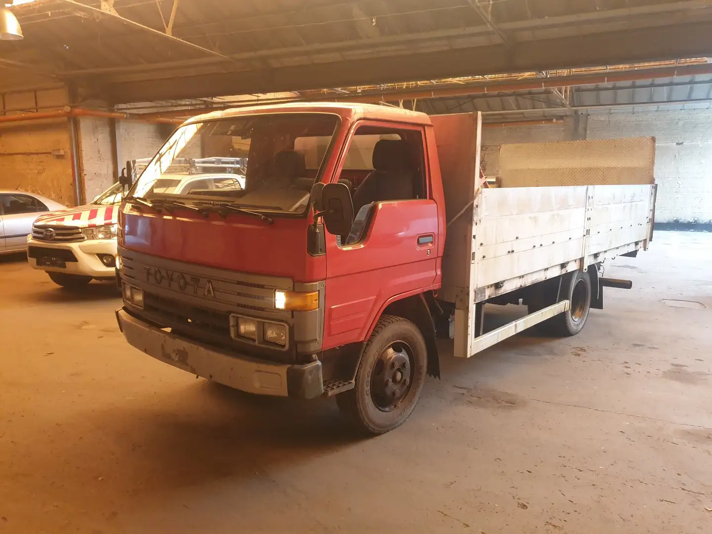 Toyota Dyna 3.0 D - 1