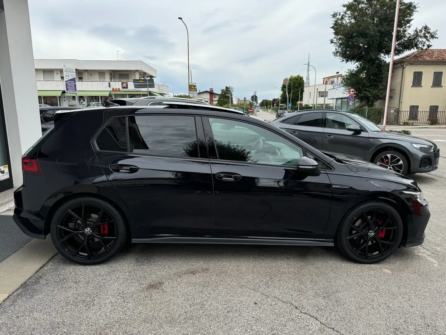 Volkswagen Golf 2.0 tdi GTD 200cv dsg *Fari Matrix+ Tettuccio* Nero - 2