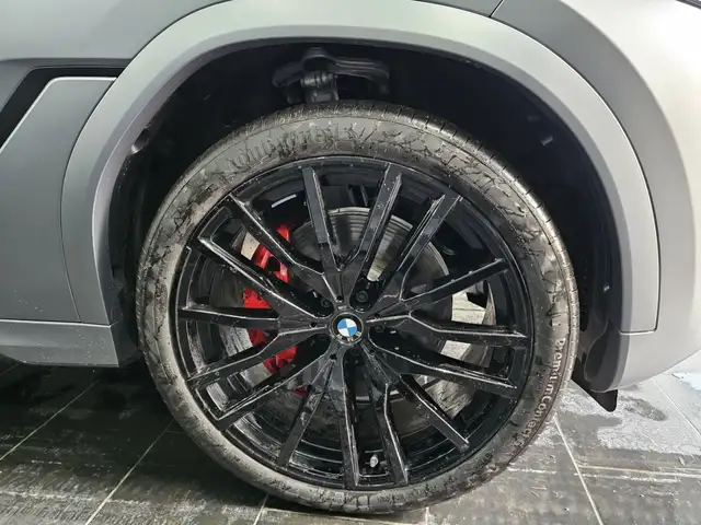 BMW X6 view 6