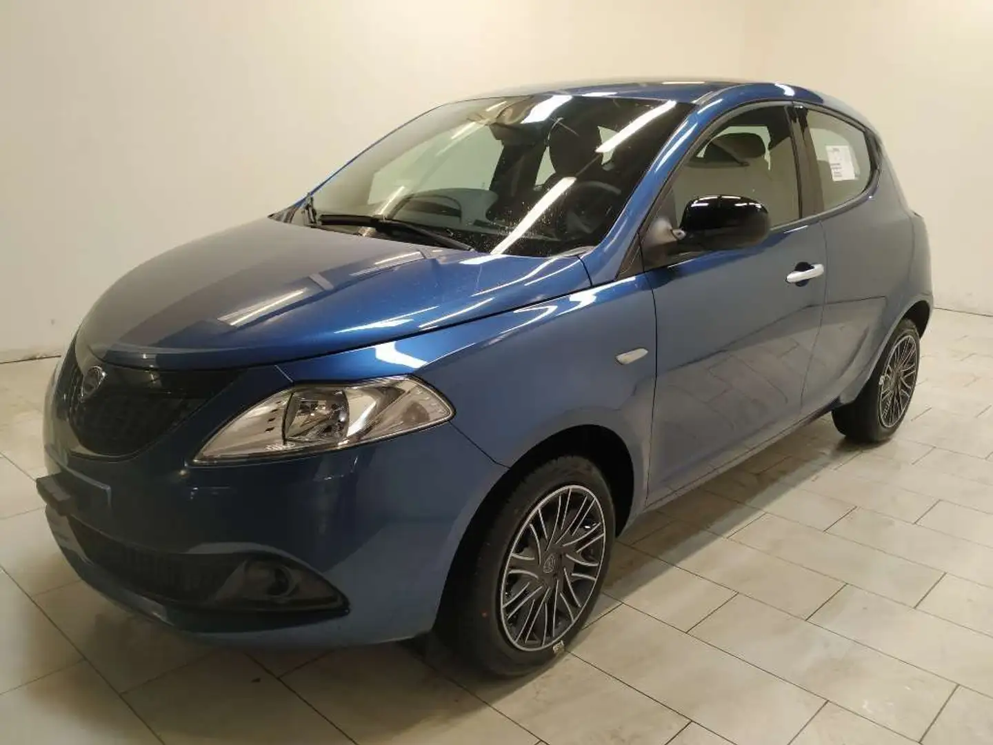 Lancia Ypsilon 1.0 firefly hybrid Oro s&s 70cv Azul - 1