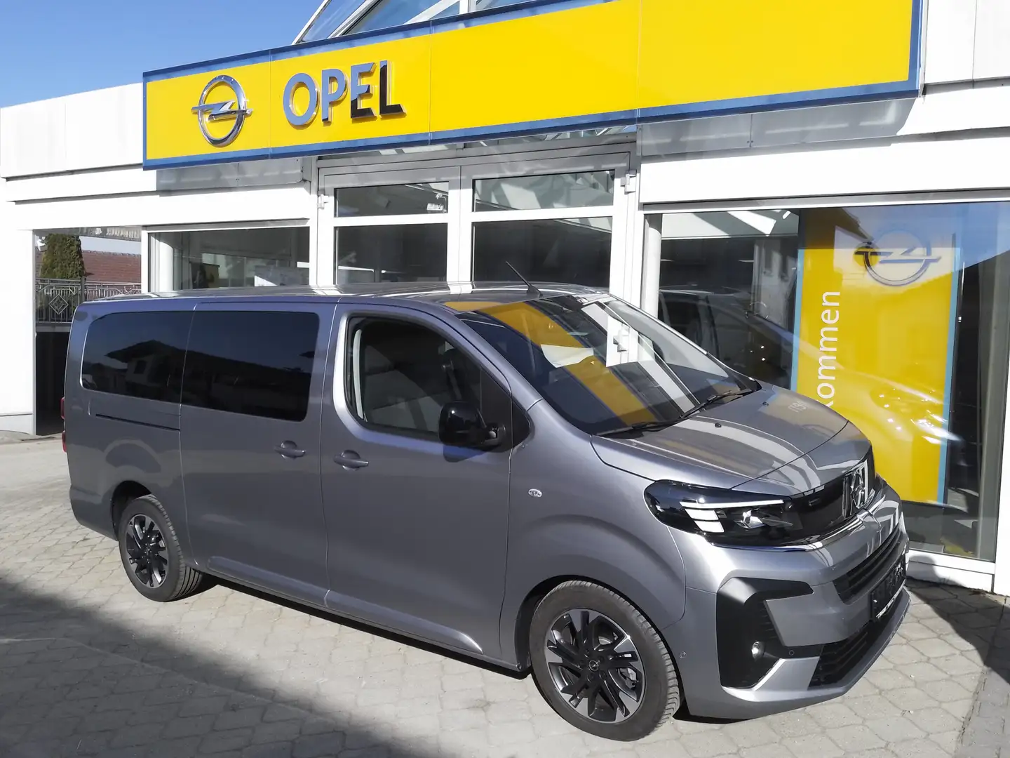 Opel Zafira Life Kombi 9-Sitzer Šedá - 2