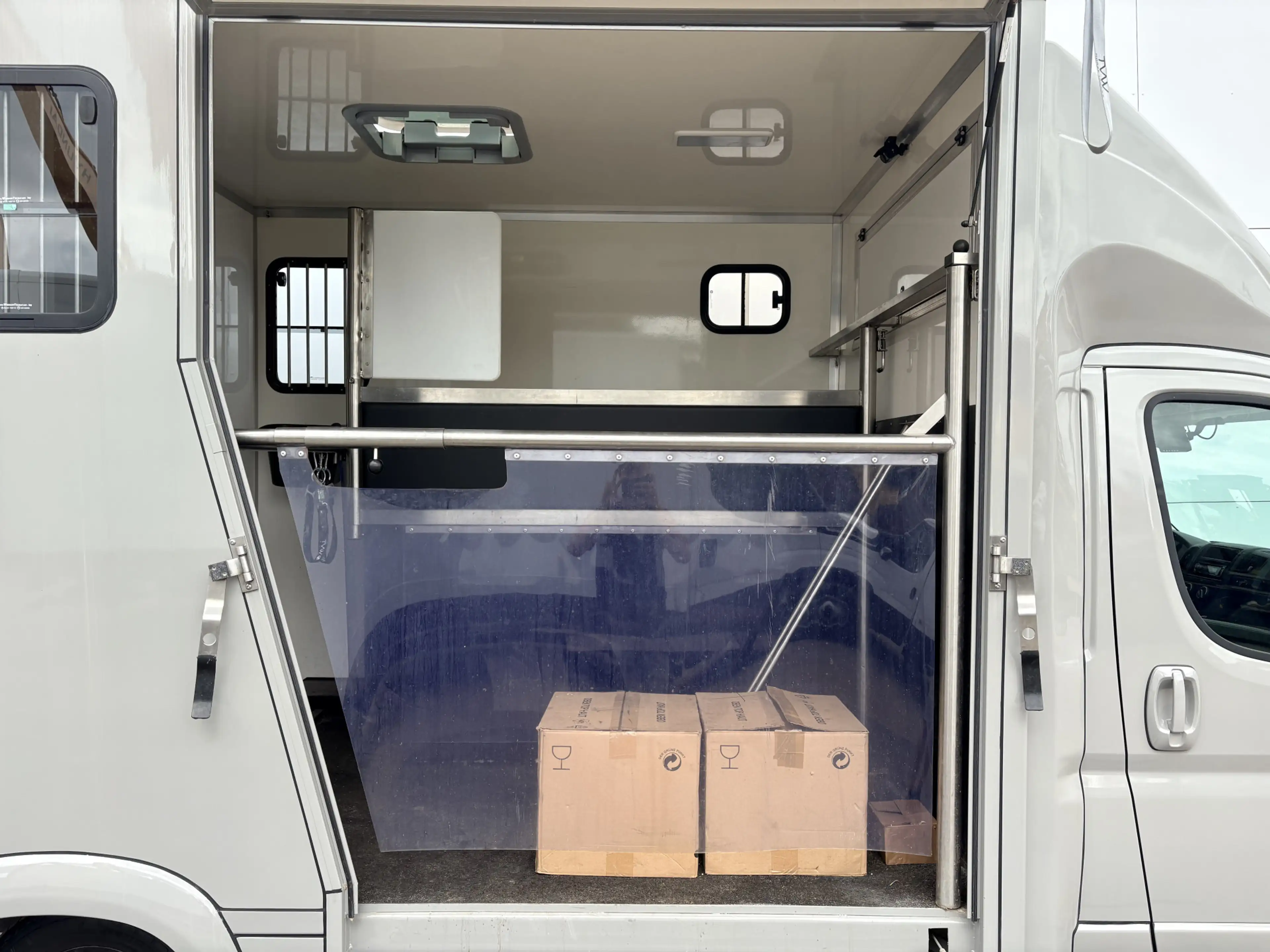 Citroen Jumper 2.2 130PK Paardenwagen Horsetrailer Pferdewagen Gi — photo 11