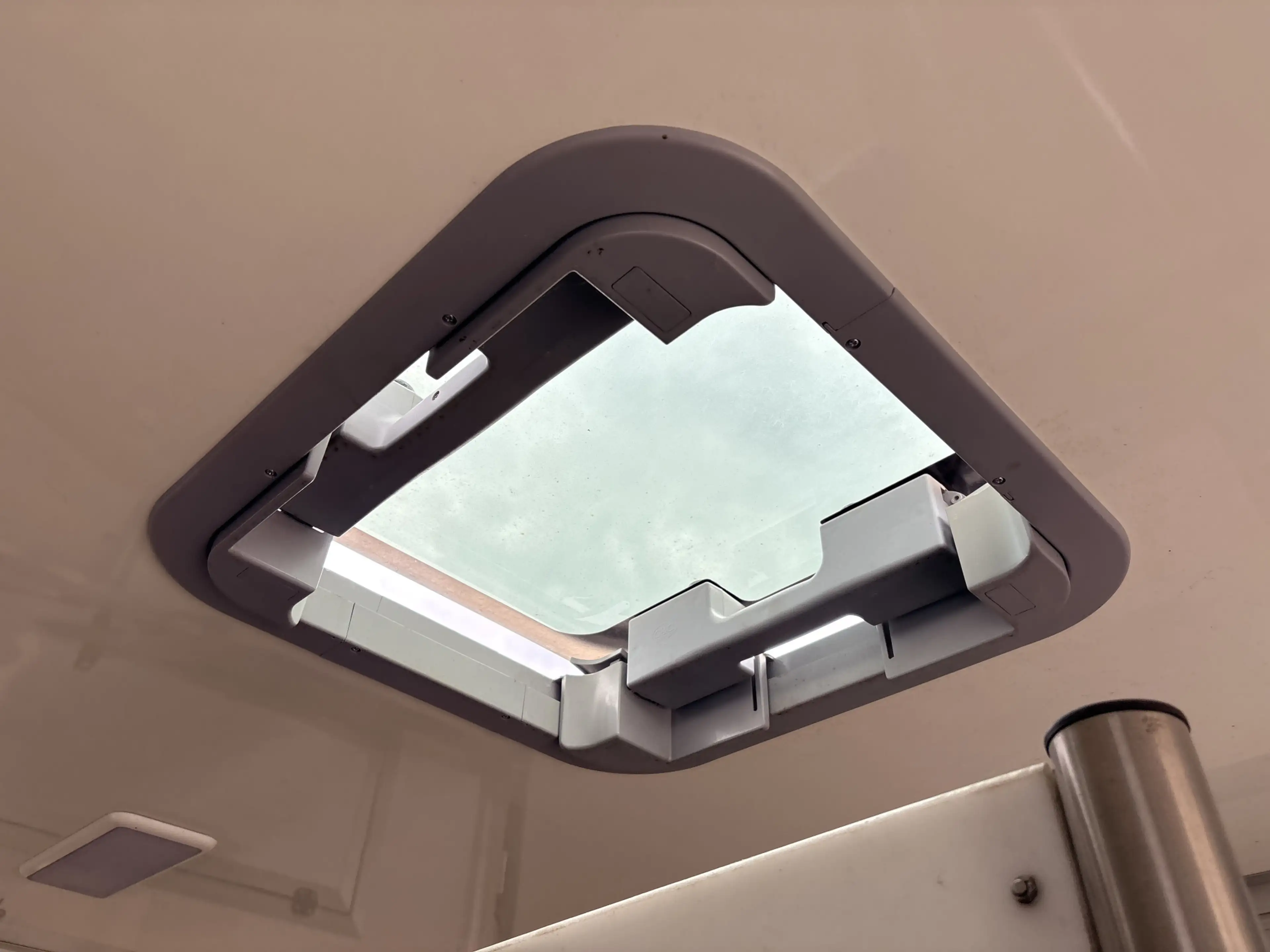 Citroen Jumper 2.2 130PK Paardenwagen Horsetrailer Pferdewagen Gi — photo 18