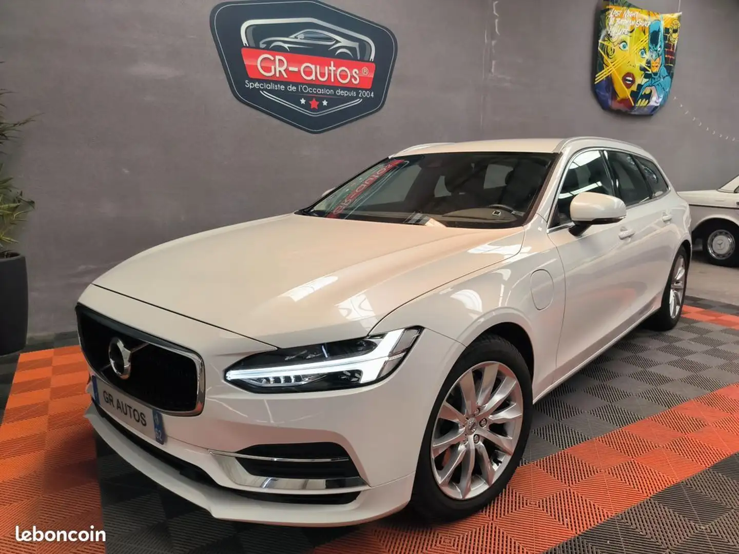 Volvo V90 T8 2.0L PLUG-IN HYBRID inscription Luxe AWD 303 %2B 87ch 125000km 1ER Main garantie 12 mois GPS barre de toit Apple car-p Blanc - 1