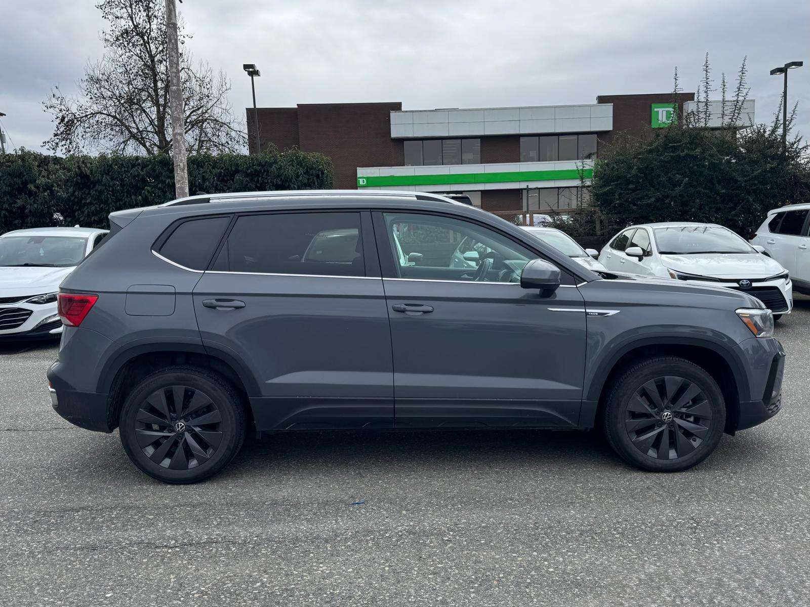 2024 Volkswagen Taos — view 4