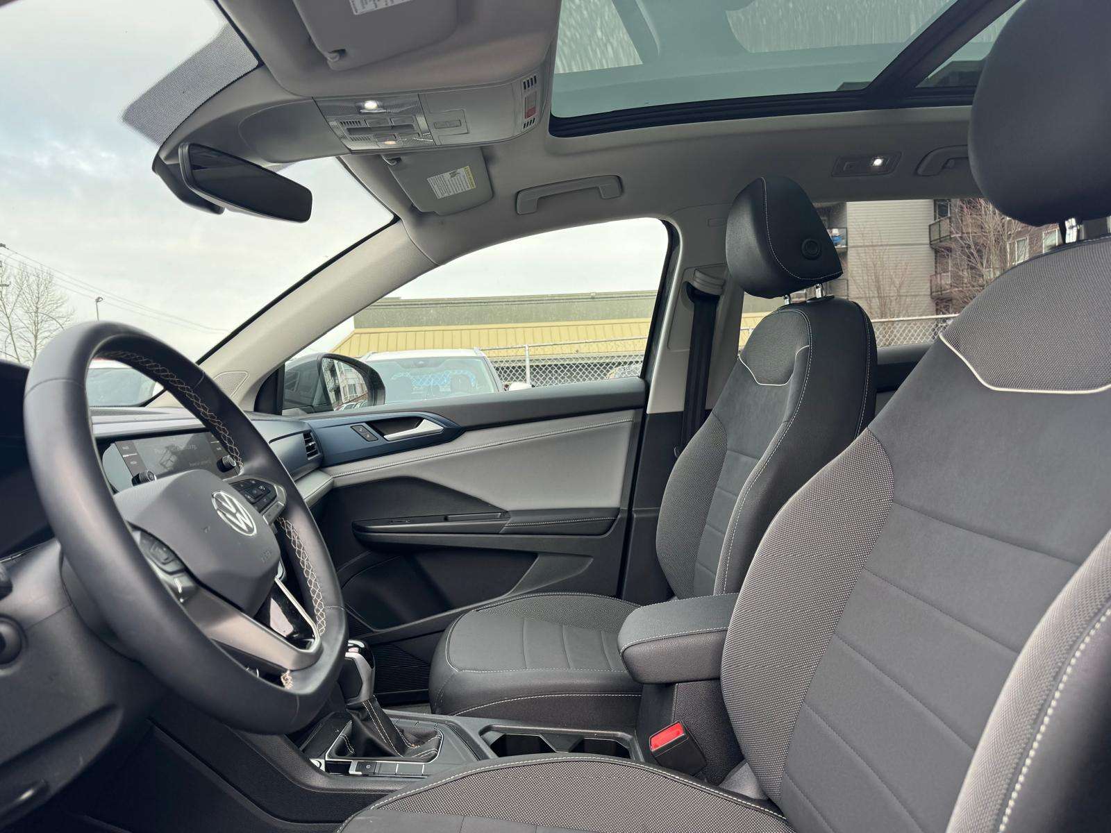 2024 Volkswagen Taos — view 8