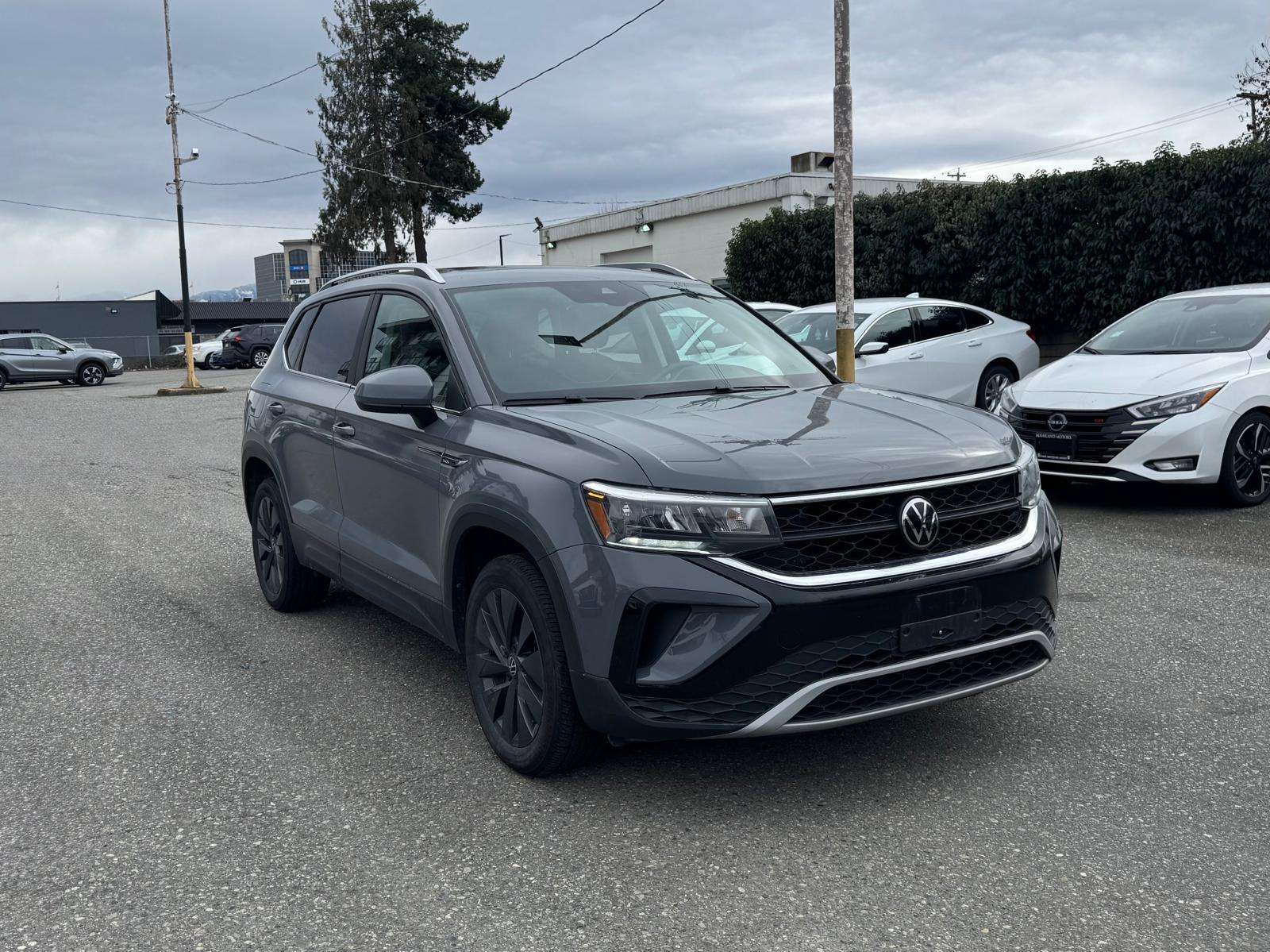 2024 Volkswagen Taos — view 3