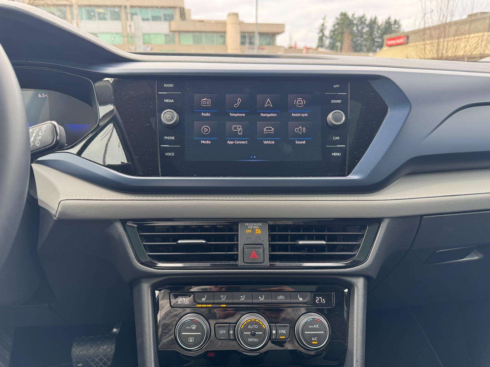 2024 Volkswagen Taos — view 10