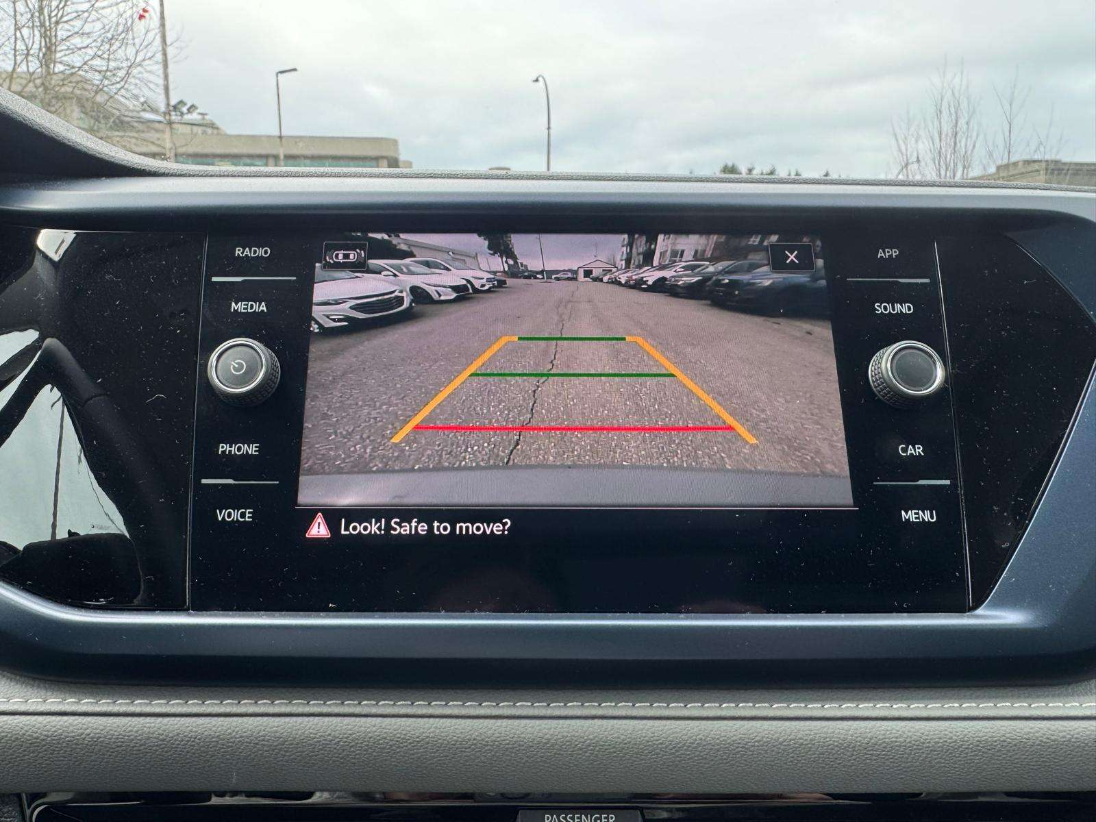2024 Volkswagen Taos — view 11