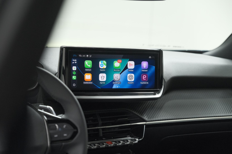 Peugeot 2008 1.2 Hybrid 145 Allure | Apple Carplay | Climate Co — photo 7