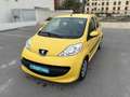 Peugeot 107 1.0i Urban Amarillo - thumbnail 2