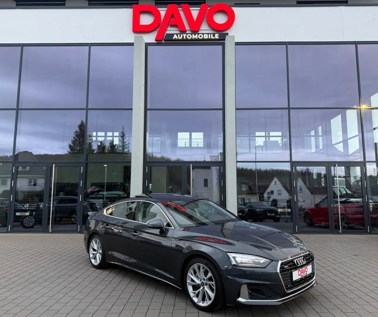 Audi A5 Sportback 40 TDI quattro advanced/Pano/AHK/AC Grijs - 1