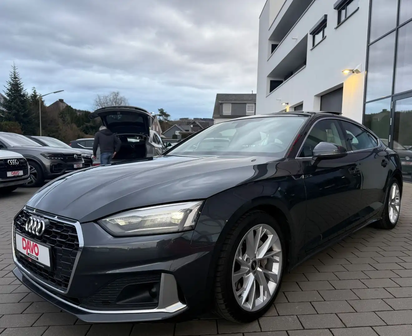 Audi A5 Sportback 40 TDI quattro advanced/Pano/AHK/AC Grijs - 2
