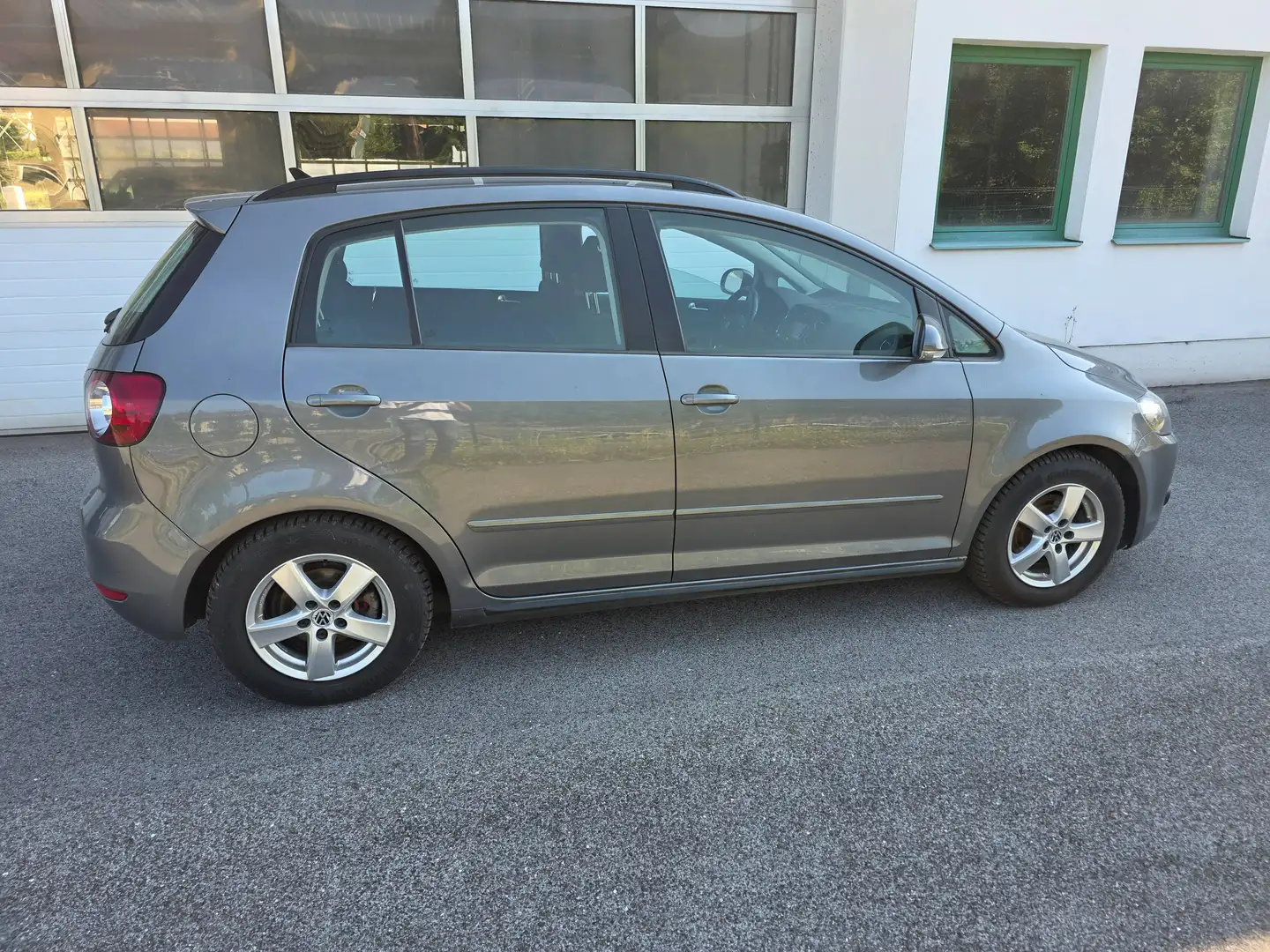 Volkswagen Golf Plus Golf Plus Sky BMT 1,6 TDI DPF Sky Grau - 2