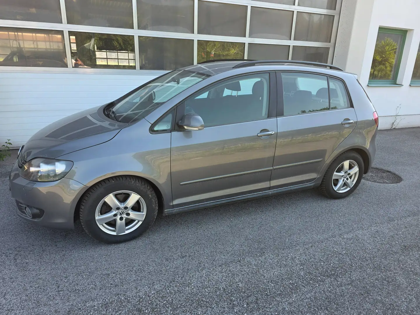 Volkswagen Golf Plus Golf Plus Sky BMT 1,6 TDI DPF Sky Grau - 1