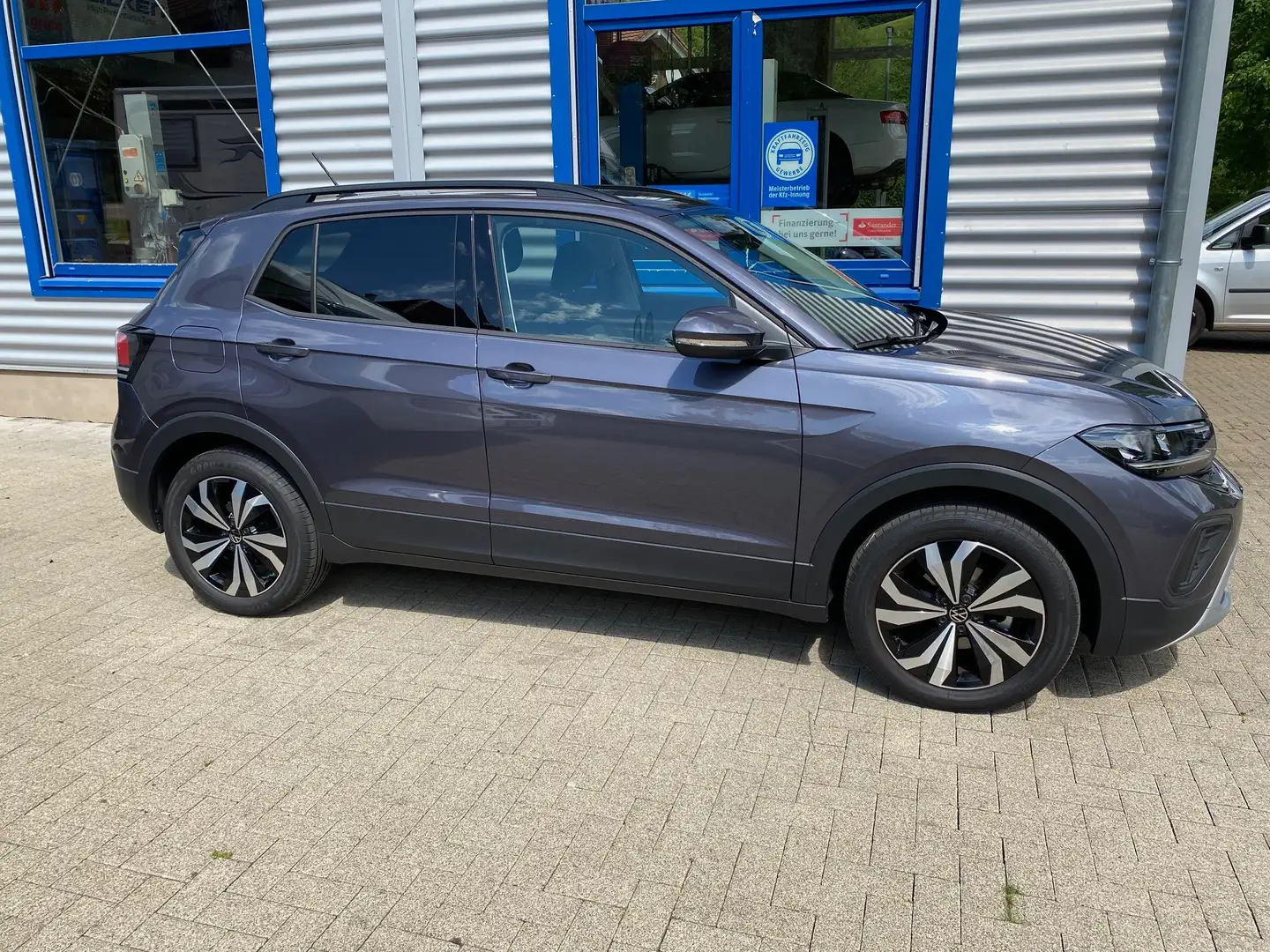 Volkswagen T-Cross 1.0 TSI 70 kW Life Gris - 2