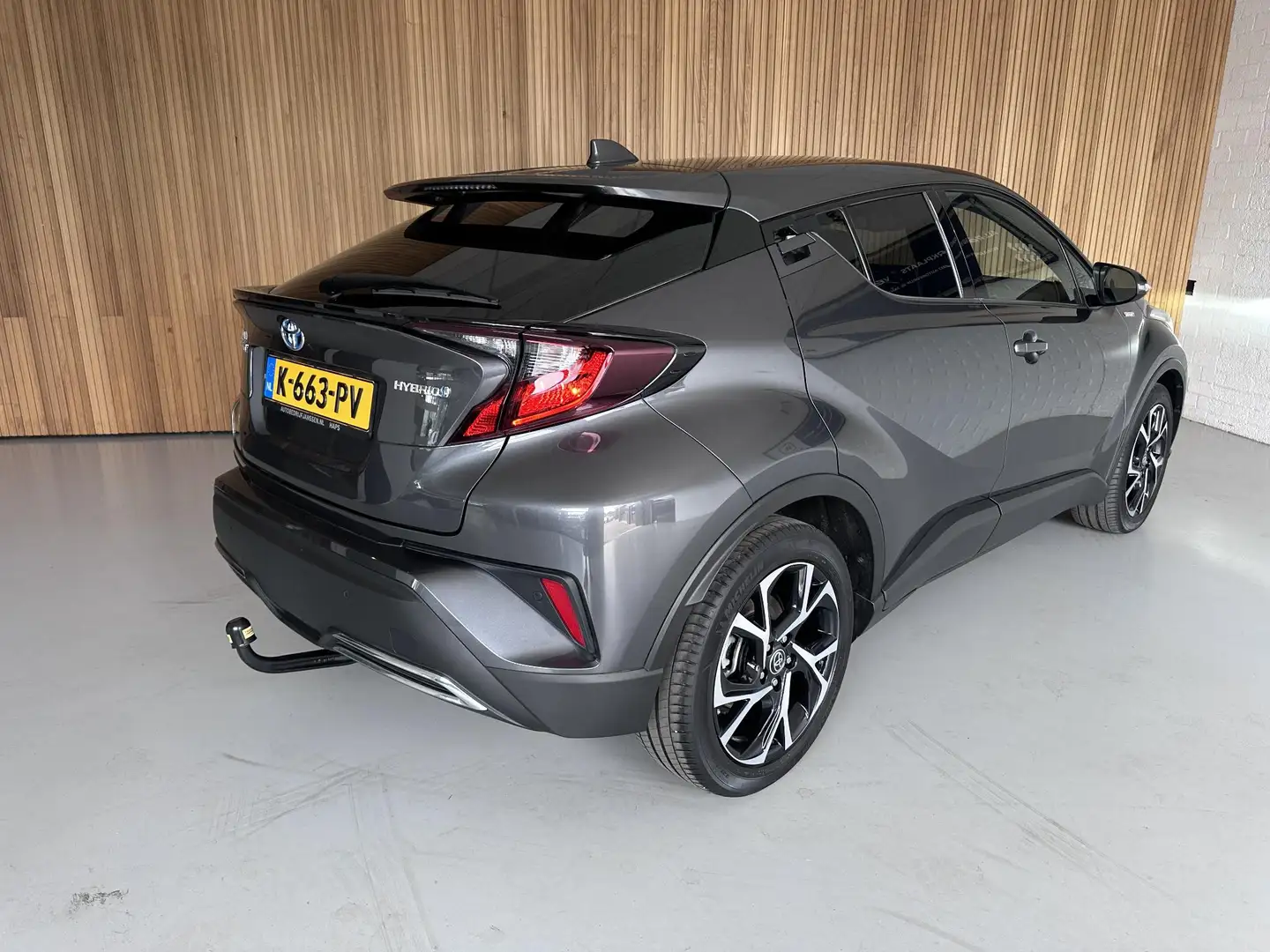 Toyota C-HR 2.0 Hybrid Dynamic Trekhaak | Camera | Stoelverwar Zwart - 2
