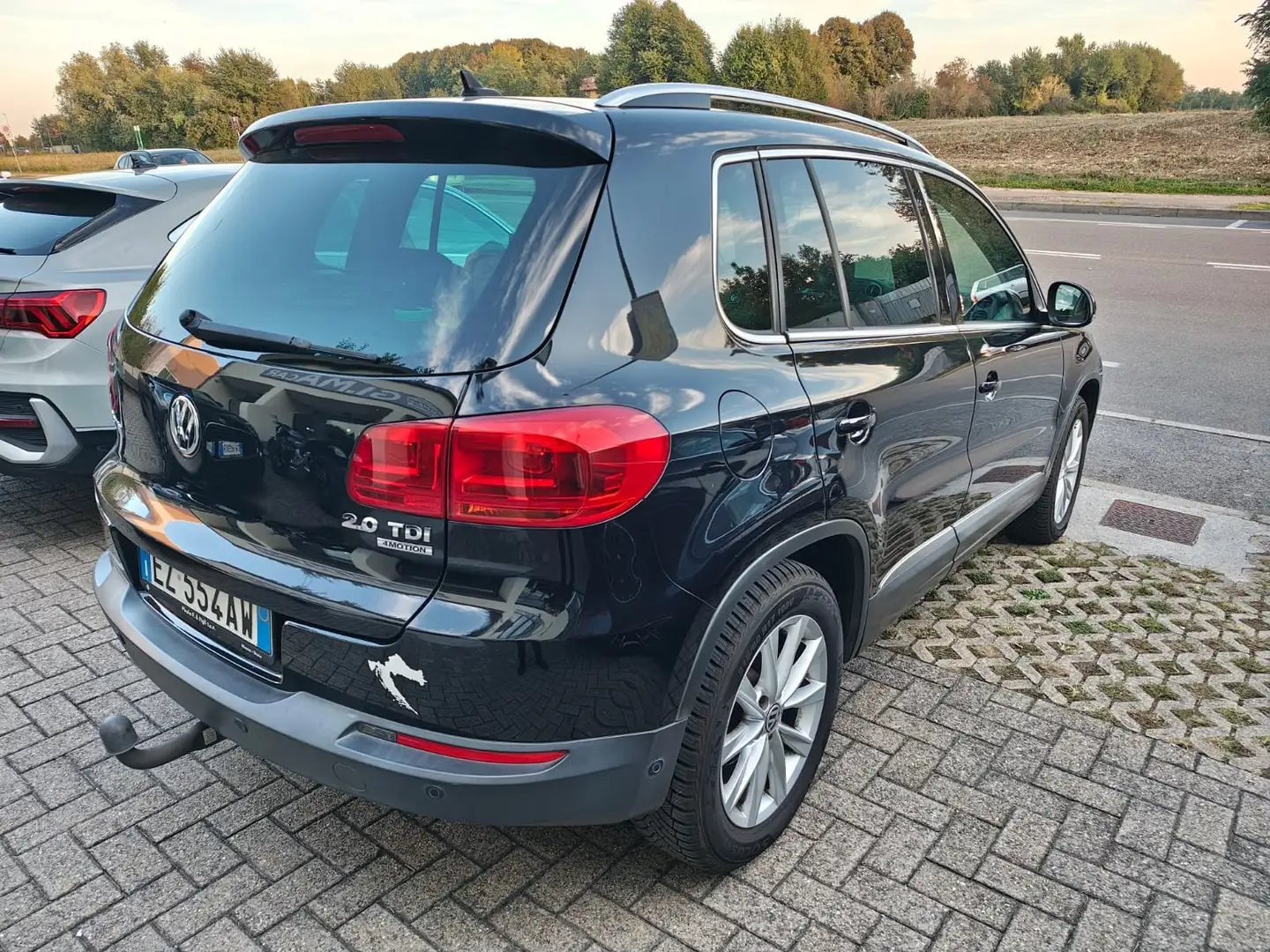 Volkswagen Tiguan 2011 2.0 tdi Track 4x4 GANCIO TRAINO Nero - 2