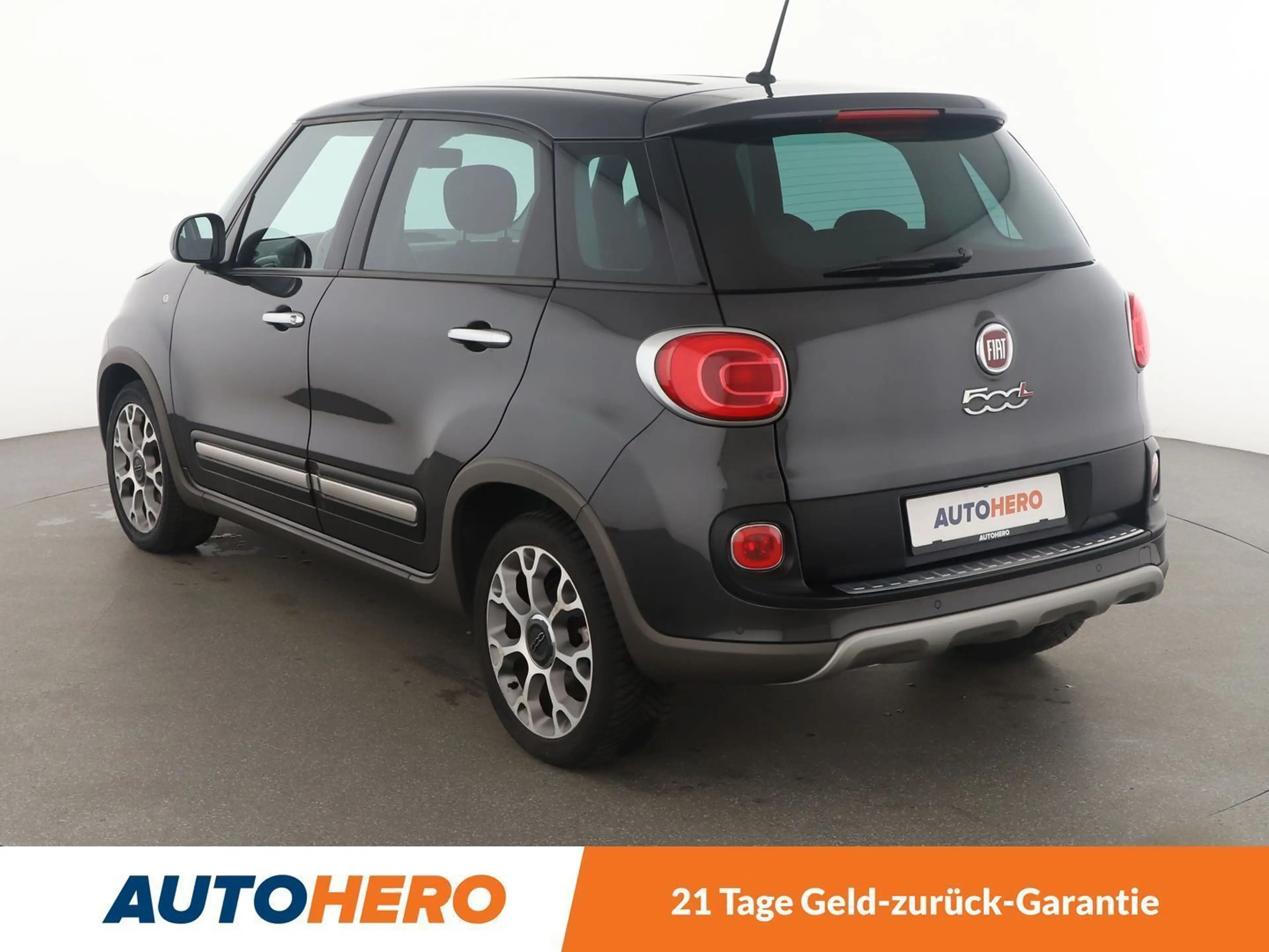 Fiat 500L 1.4 Trekking Rock N Road Edition*NAVI*TEMPO*PDC* — photo 4