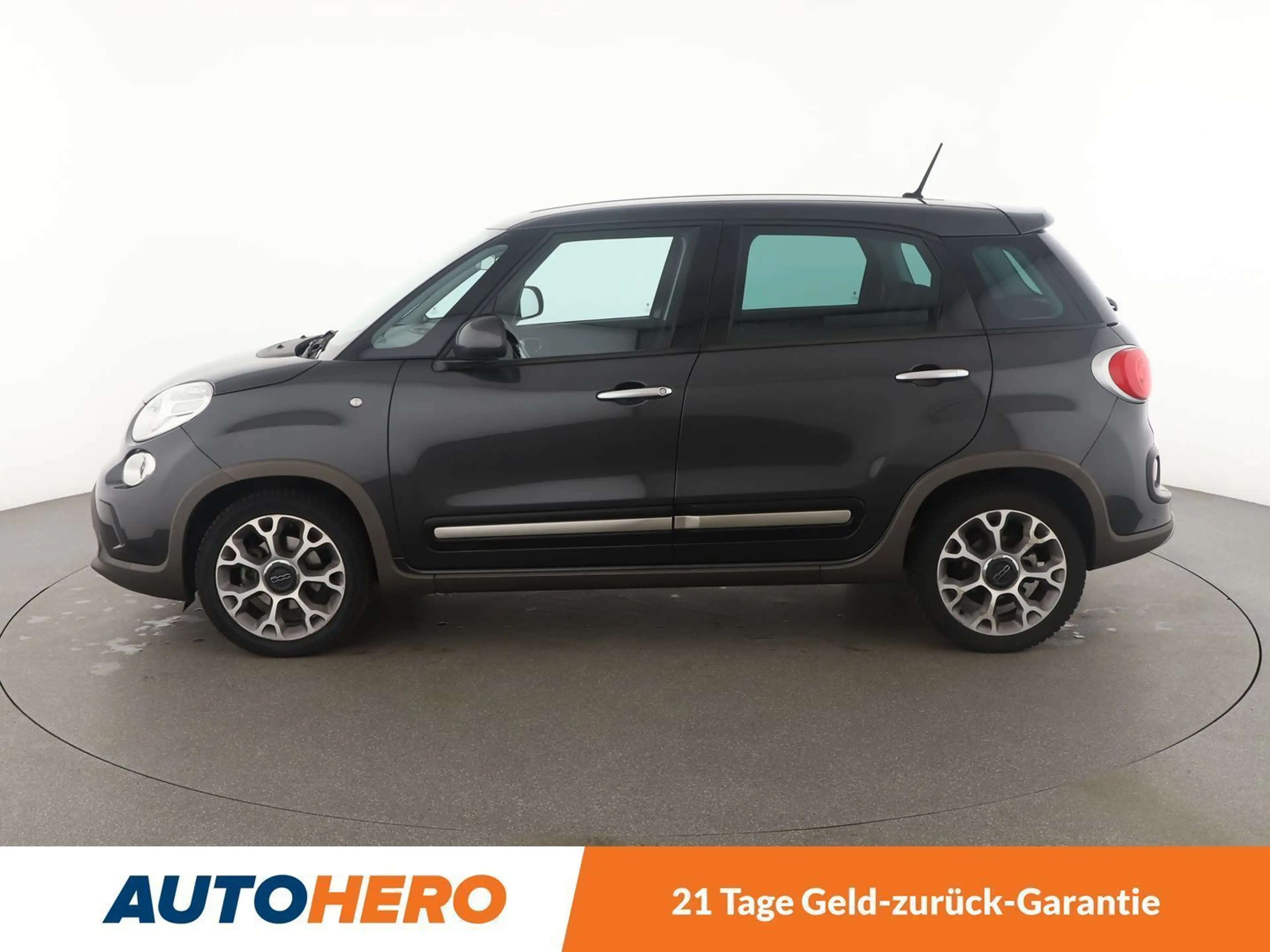Fiat 500L 1.4 Trekking Rock N Road Edition*NAVI*TEMPO*PDC* — photo 3