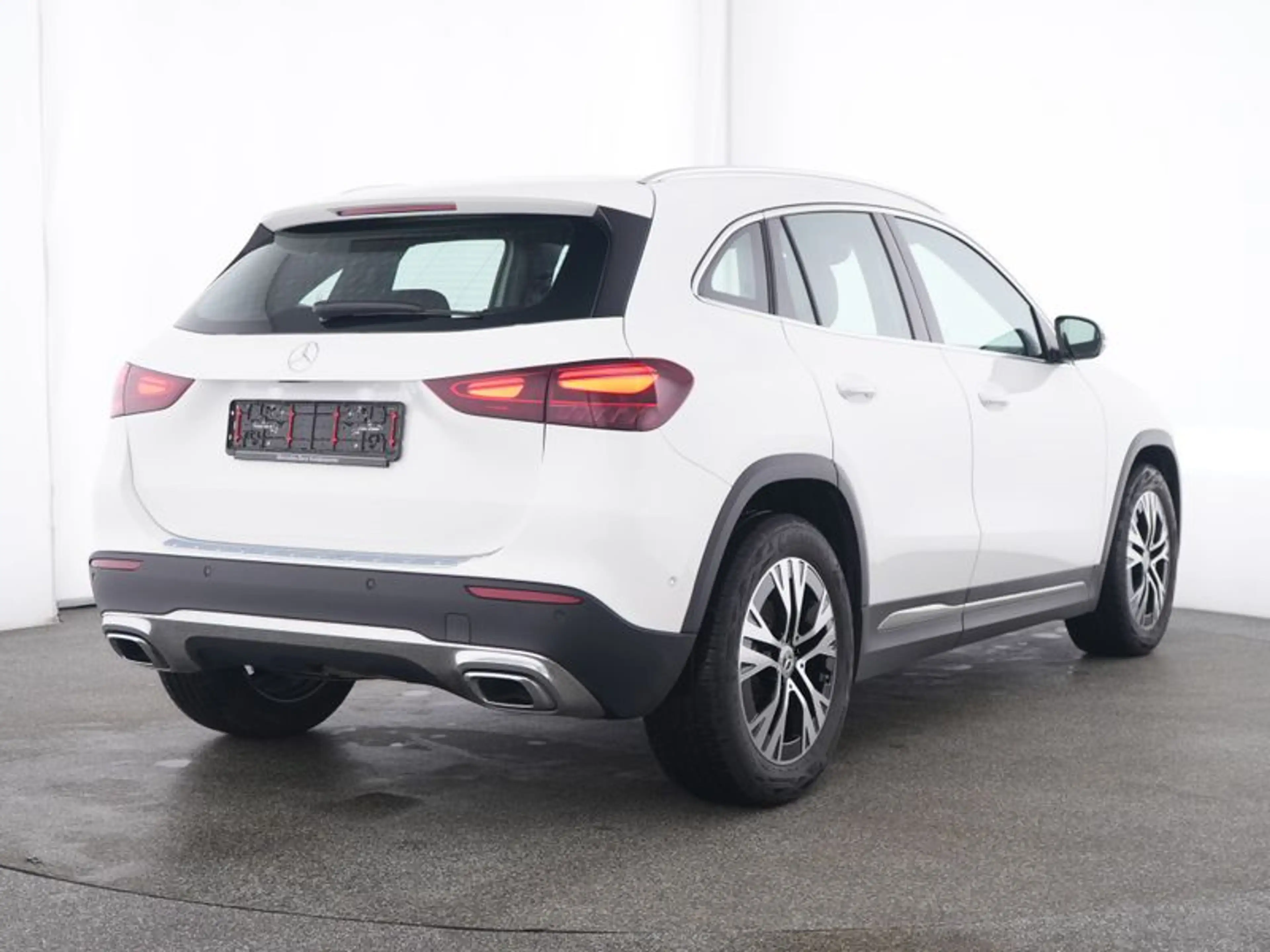 Mercedes-Benz GLA 200 , PROGRESSIVE AHK KAMERA SPUR PDC SHZ — photo 4