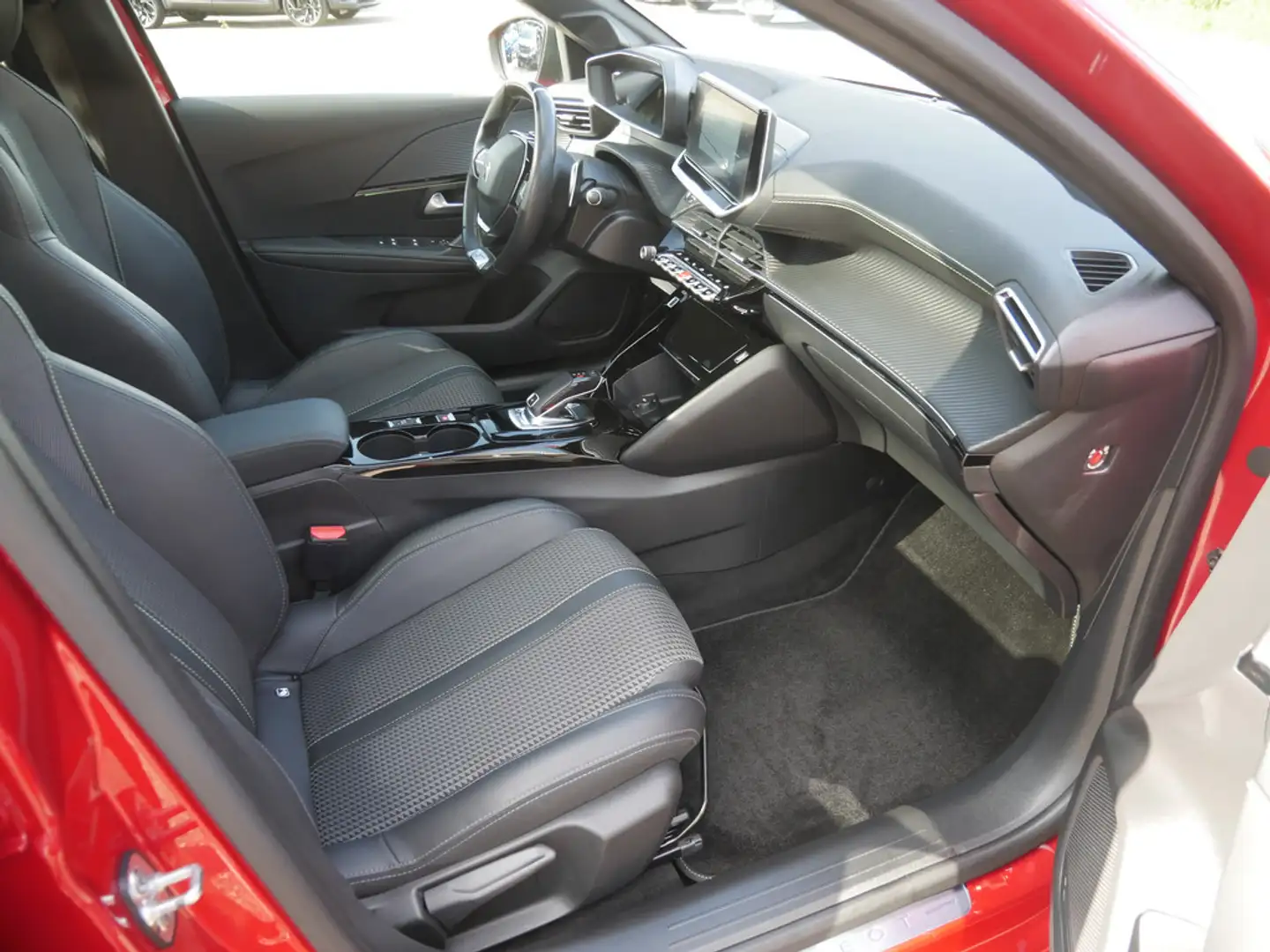 Peugeot 208 GT-Line PureTech 130 NAVI ACC LED PANO Rot - 2