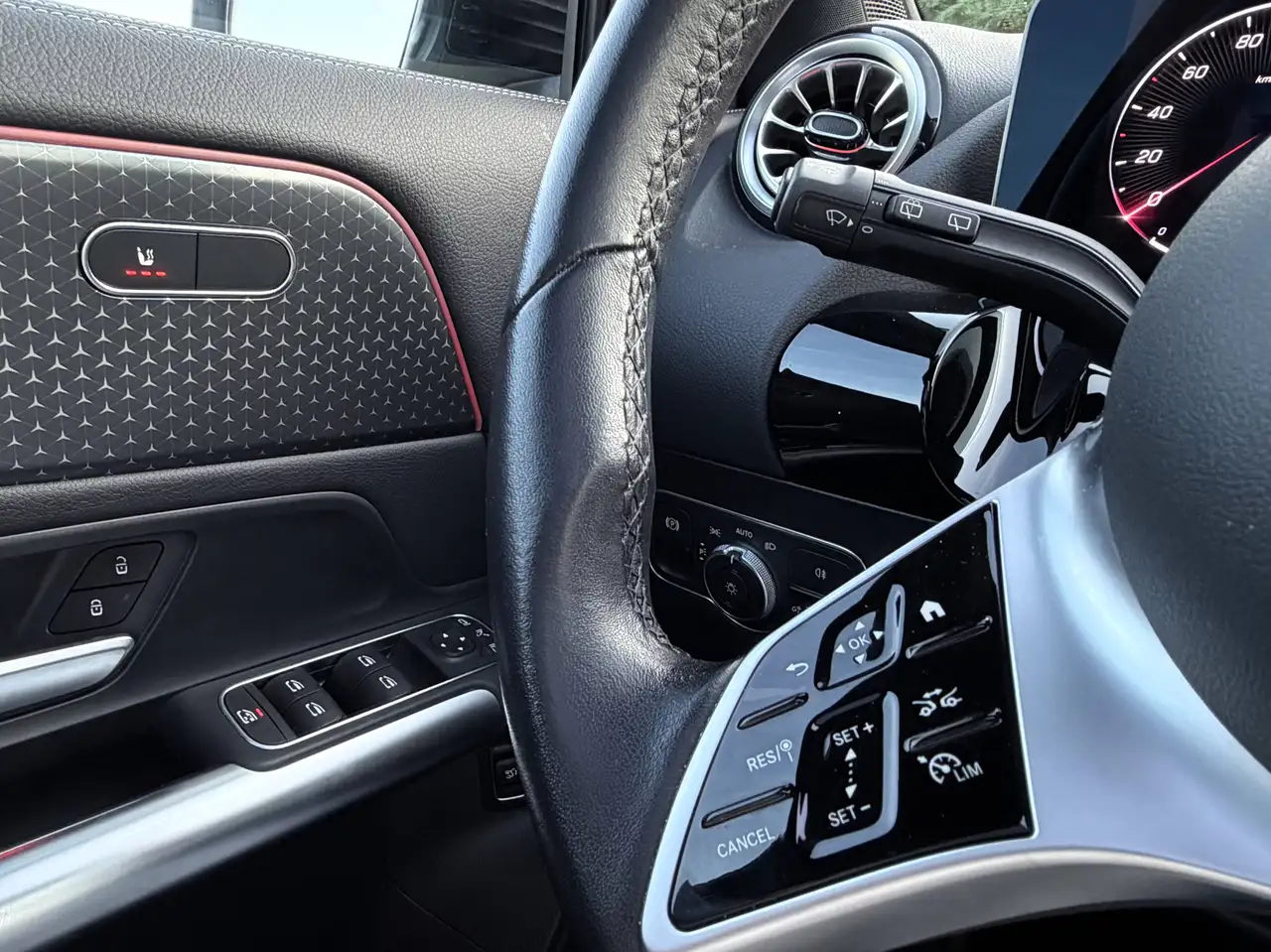 Mercedes-Benz GLA Progressive MHEV FACELIFT/CUIR/NAVI/CAMERA/PANO/MULTIBEAM LED/KEYLESS/FULL, миниатюра 22